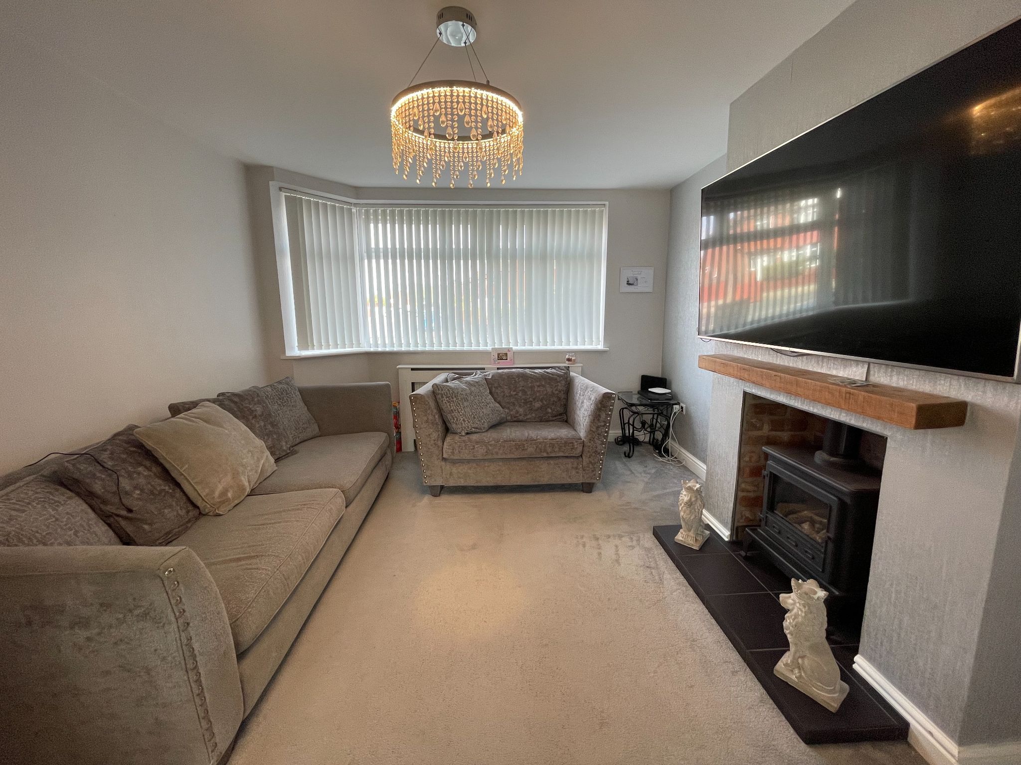 3 bedroom semi-detached house For Sale in Manchester - Photograph 5.