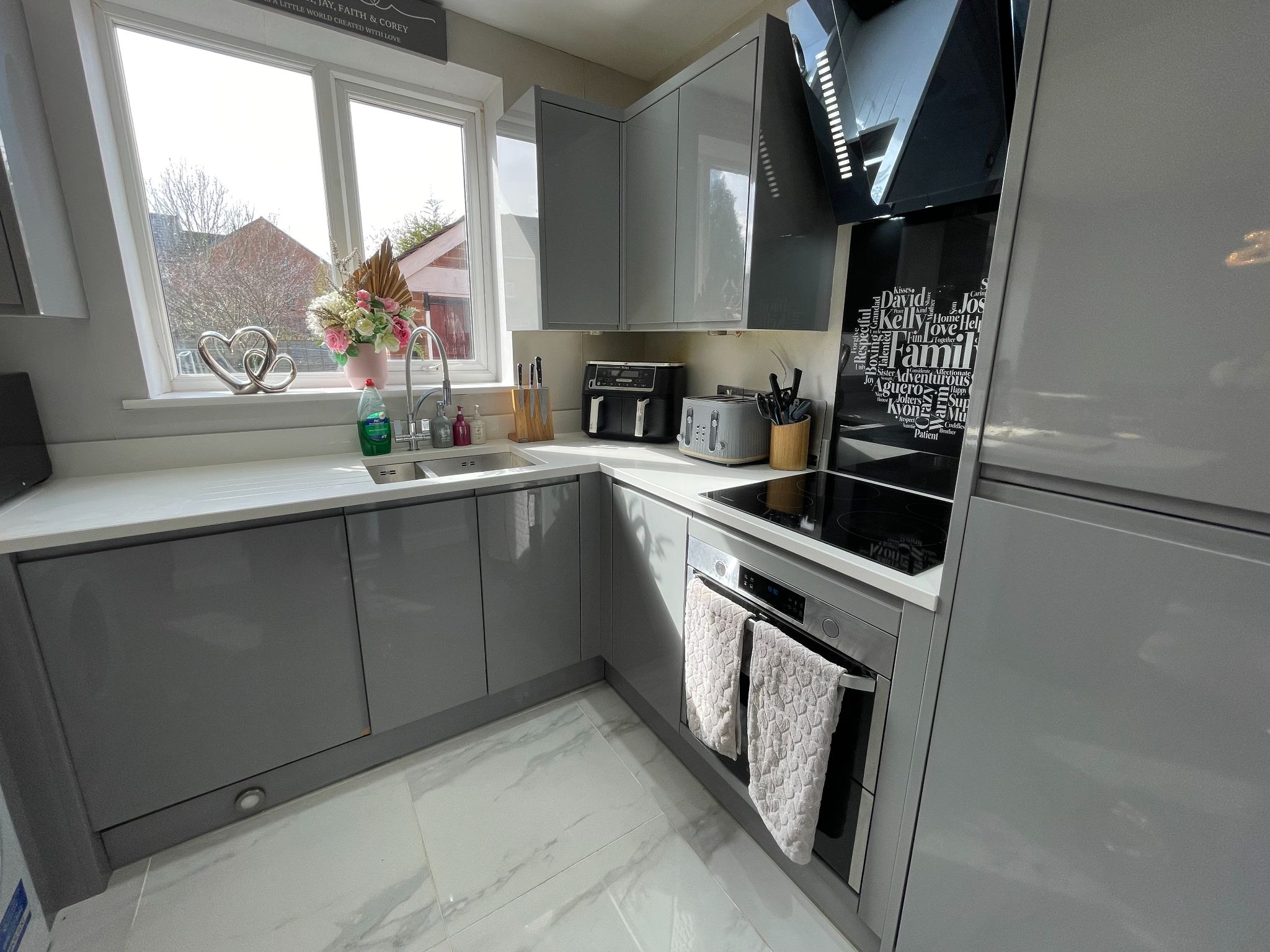 3 bedroom semi-detached house For Sale in Manchester - Photograph 10.