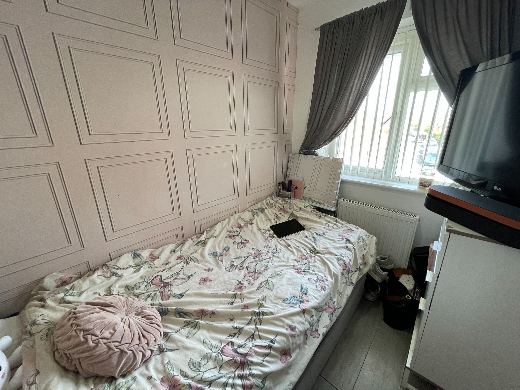 3 bedroom semi-detached house For Sale in Manchester - Photograph 17.