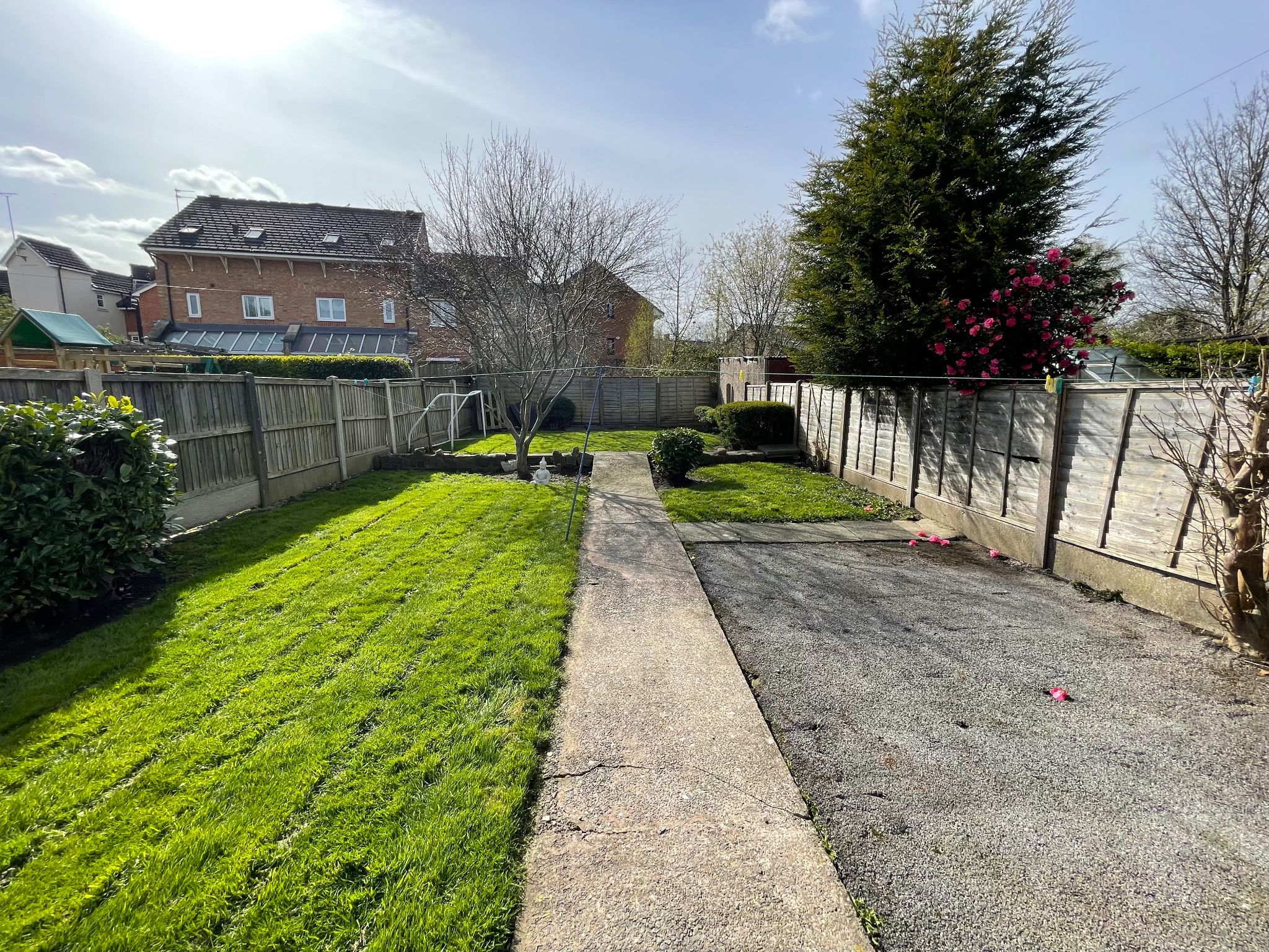 3 bedroom semi-detached house For Sale in Manchester - Photograph 20.