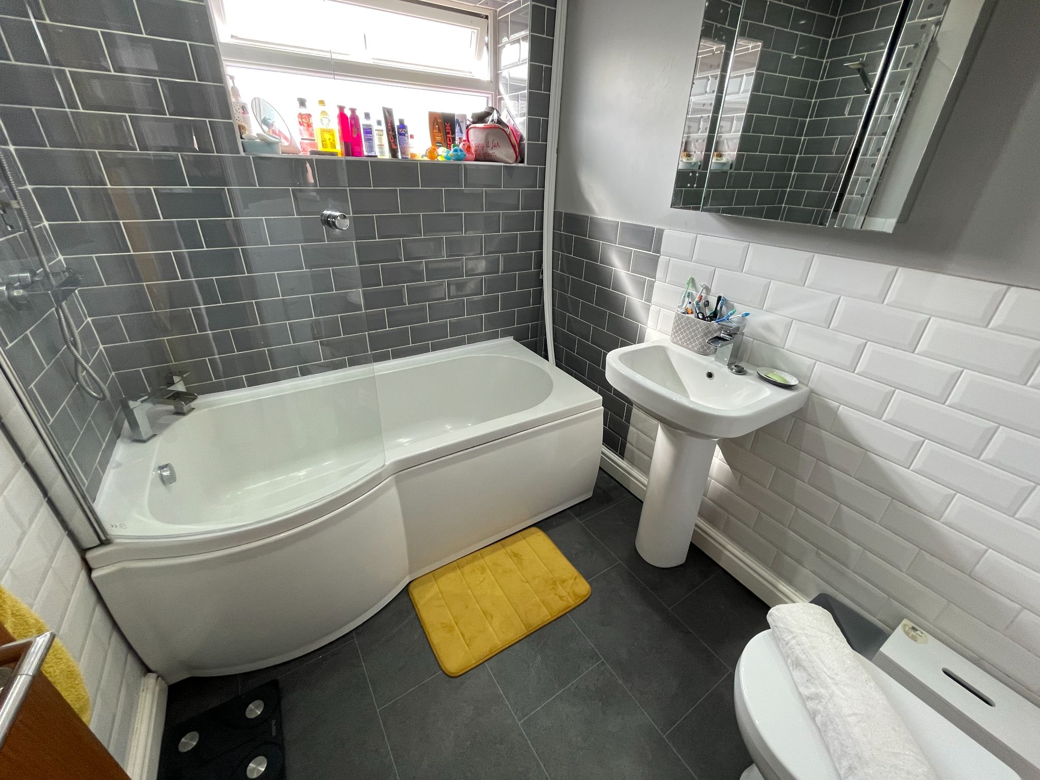 3 bedroom semi-detached house For Sale in Manchester - Photograph 18.