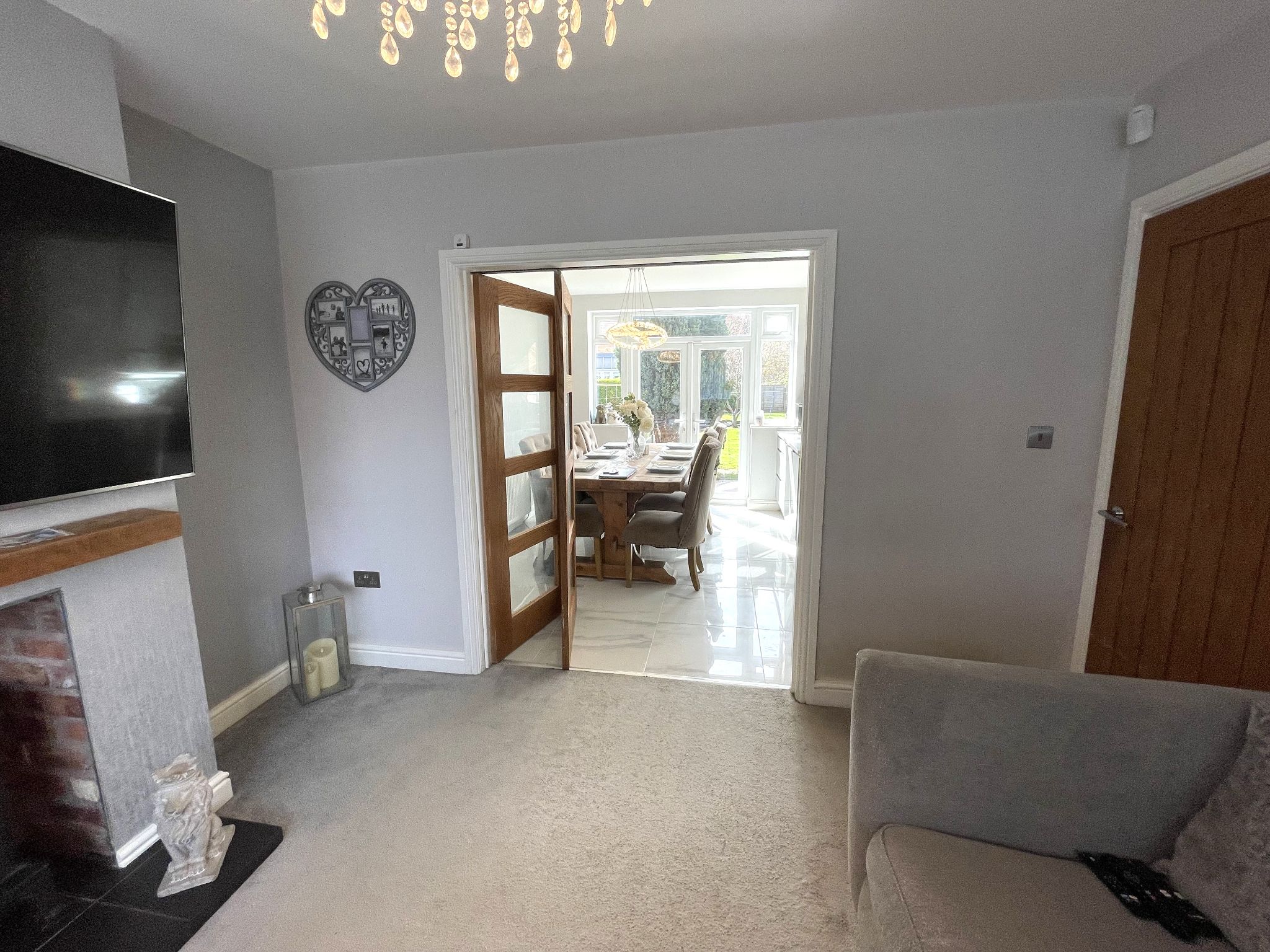 3 bedroom semi-detached house For Sale in Manchester - Photograph 6.