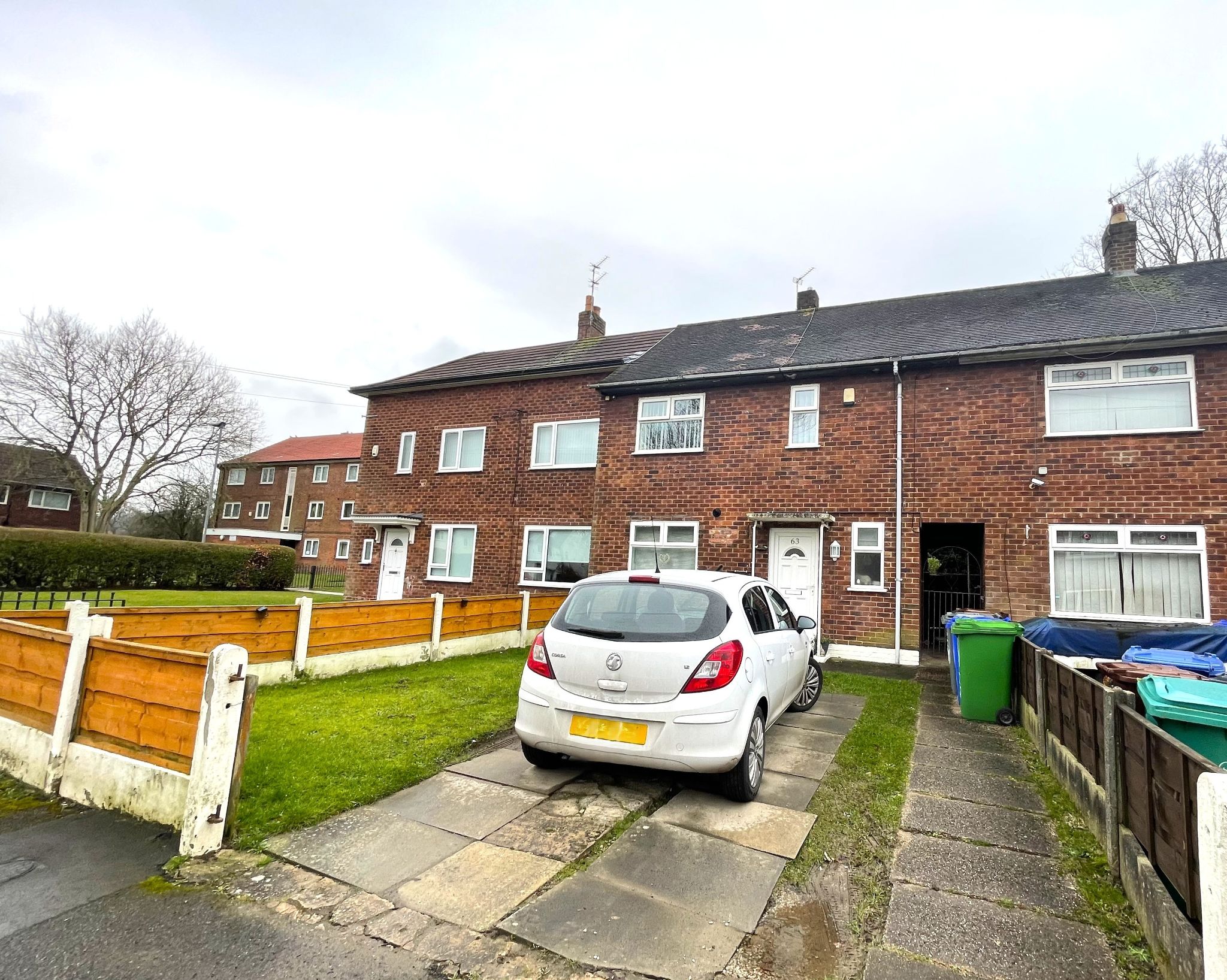 2 bedroom mid terraced house For Sale in Manchester - Property photograph.