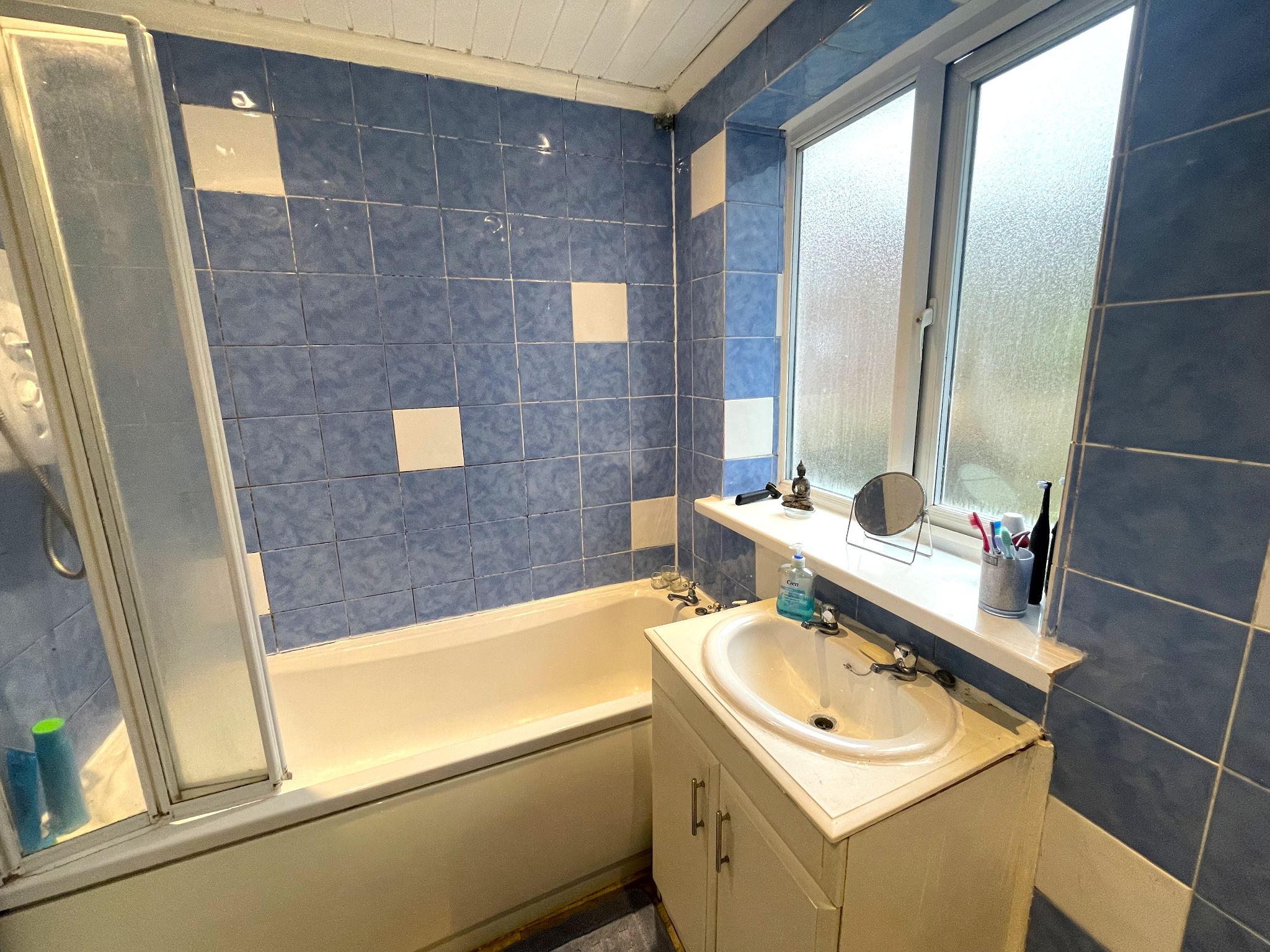 2 bedroom mid terraced house For Sale in Manchester - Photograph 14.