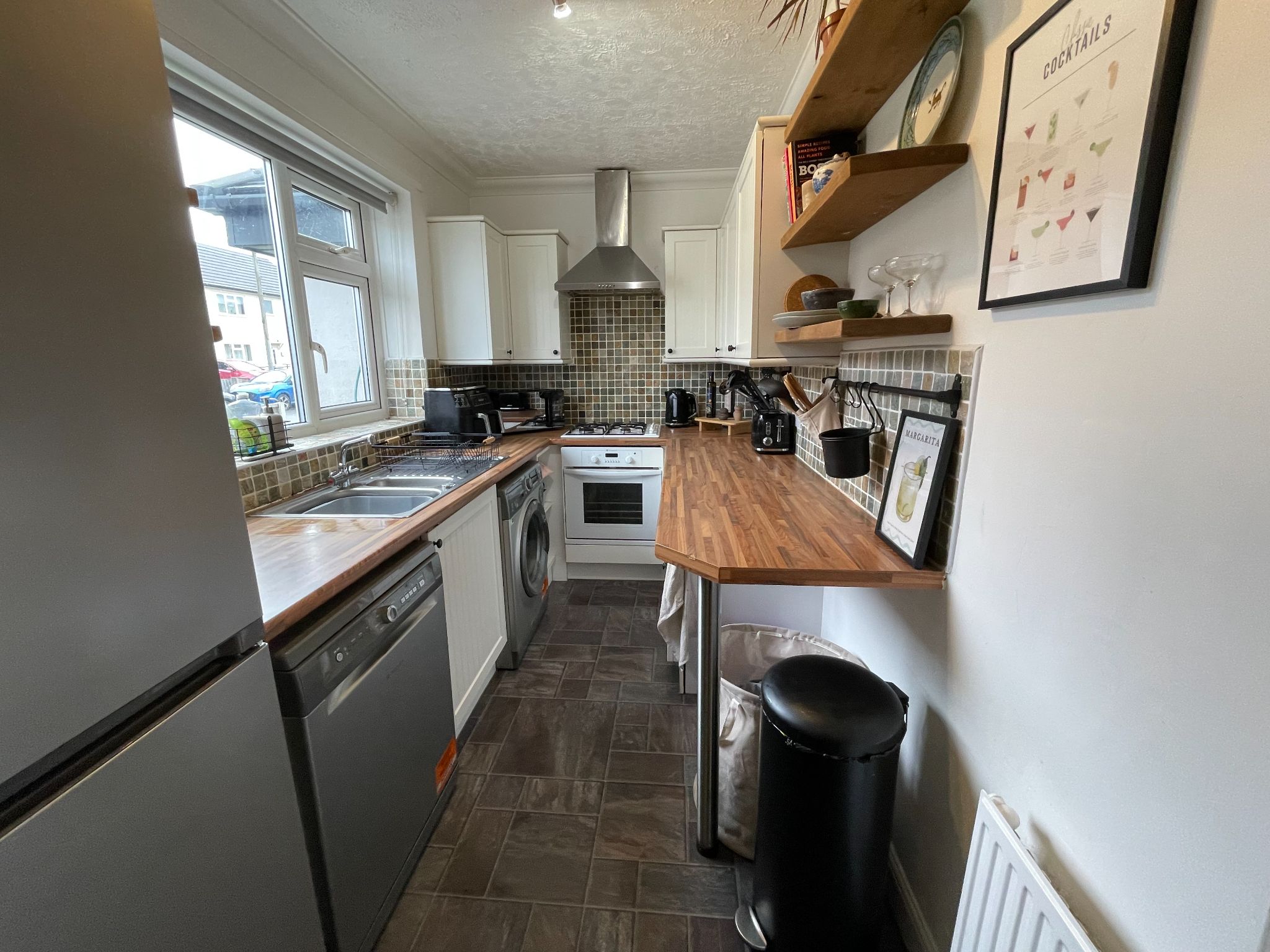 2 bedroom mid terraced house For Sale in Manchester - Photograph 7.