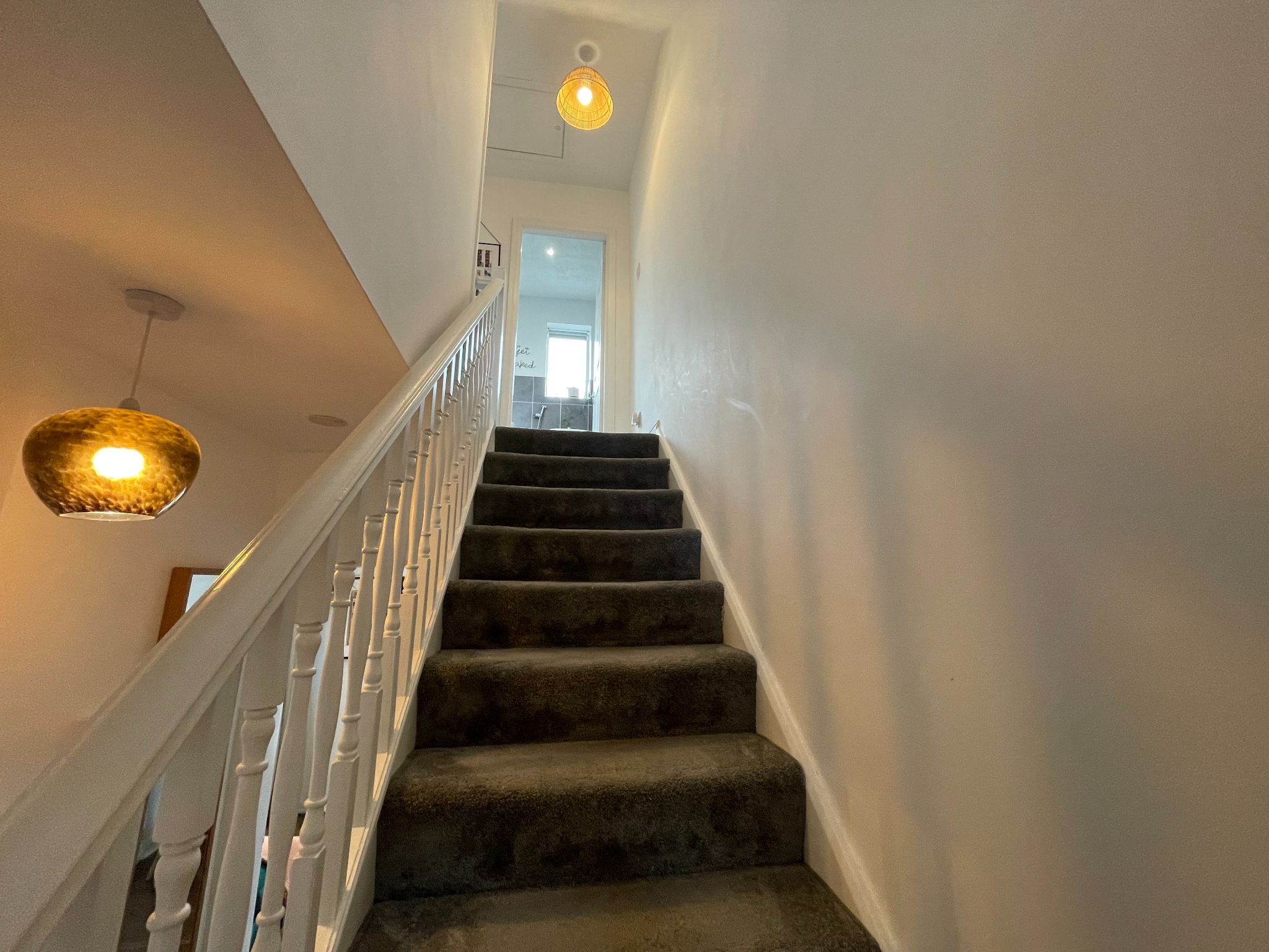 2 bedroom mid terraced house For Sale in Manchester - Photograph 9.