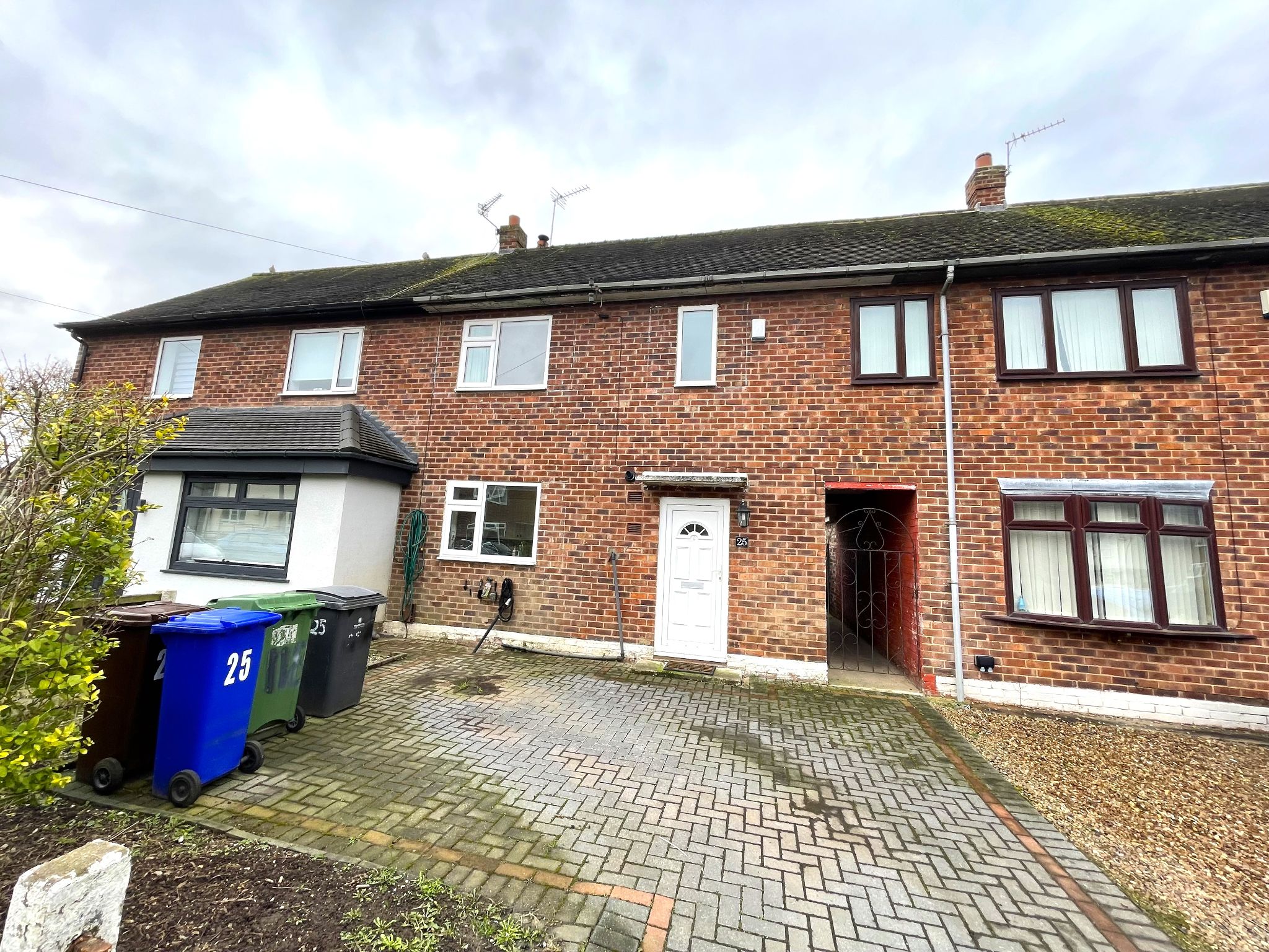2 bedroom mid terraced house For Sale in Manchester - Property photograph.