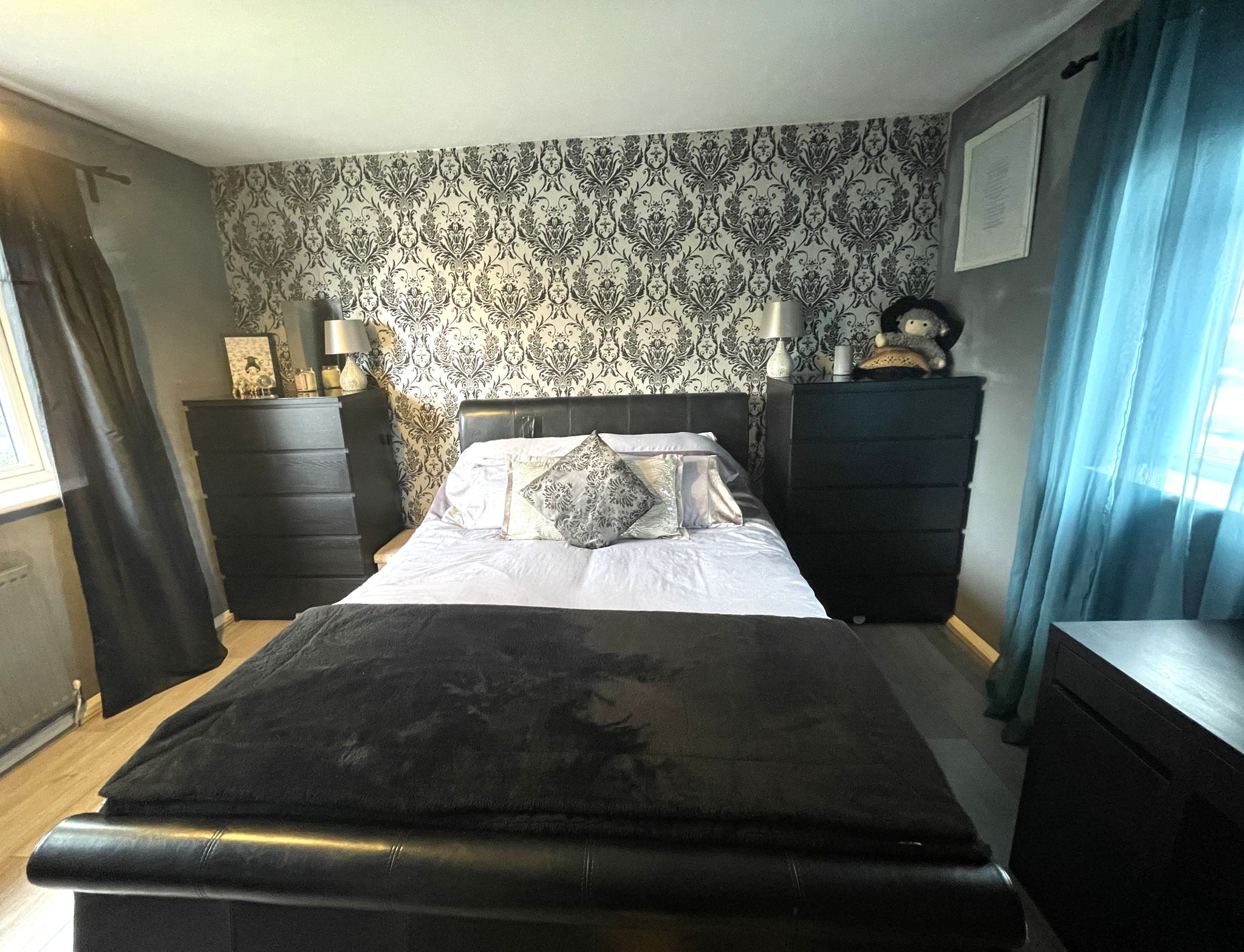 4 bedroom semi-detached house For Sale in Manchester - Photograph 6.