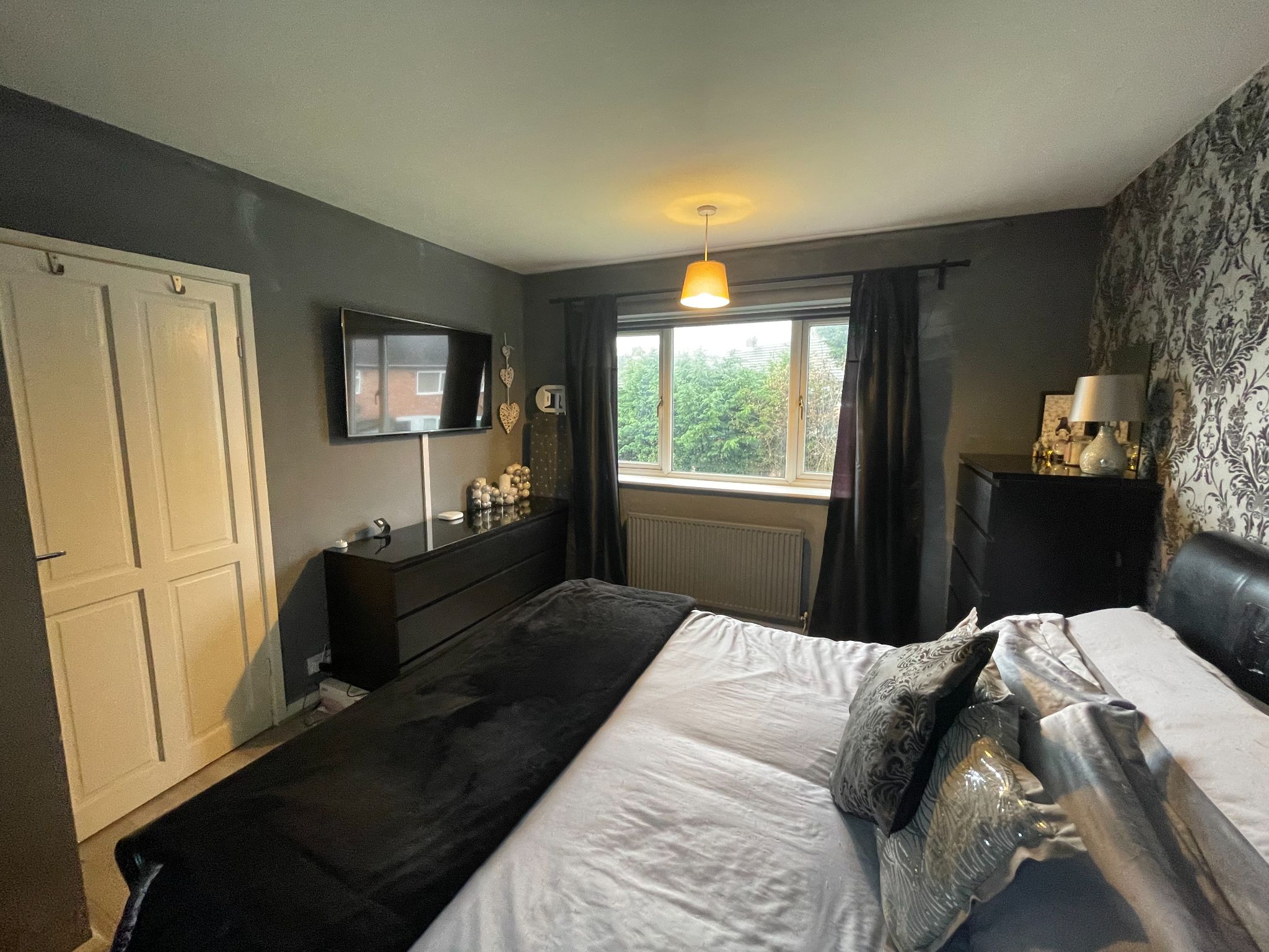 4 bedroom semi-detached house For Sale in Manchester - Photograph 7.