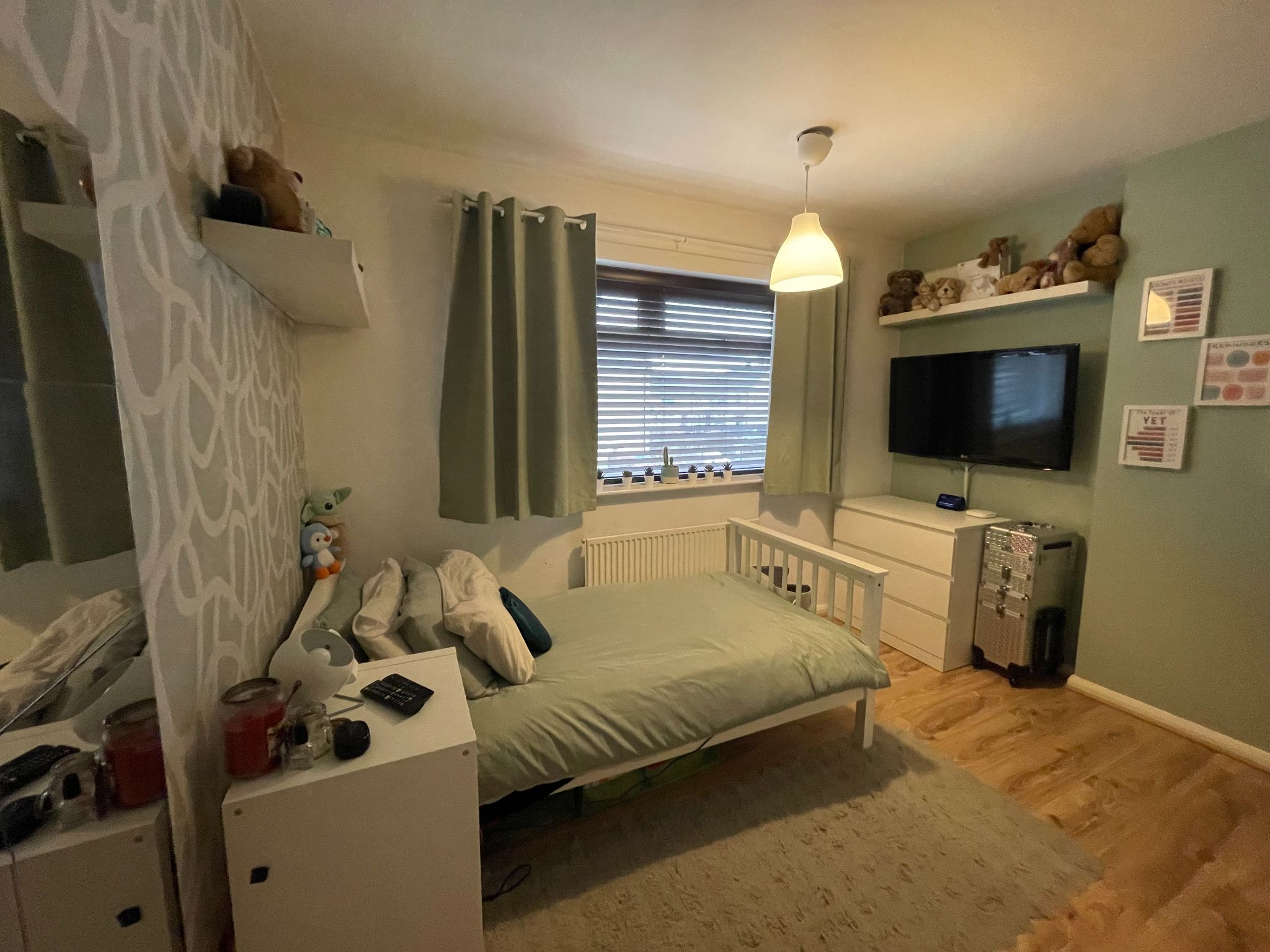 4 bedroom semi-detached house For Sale in Manchester - Photograph 11.
