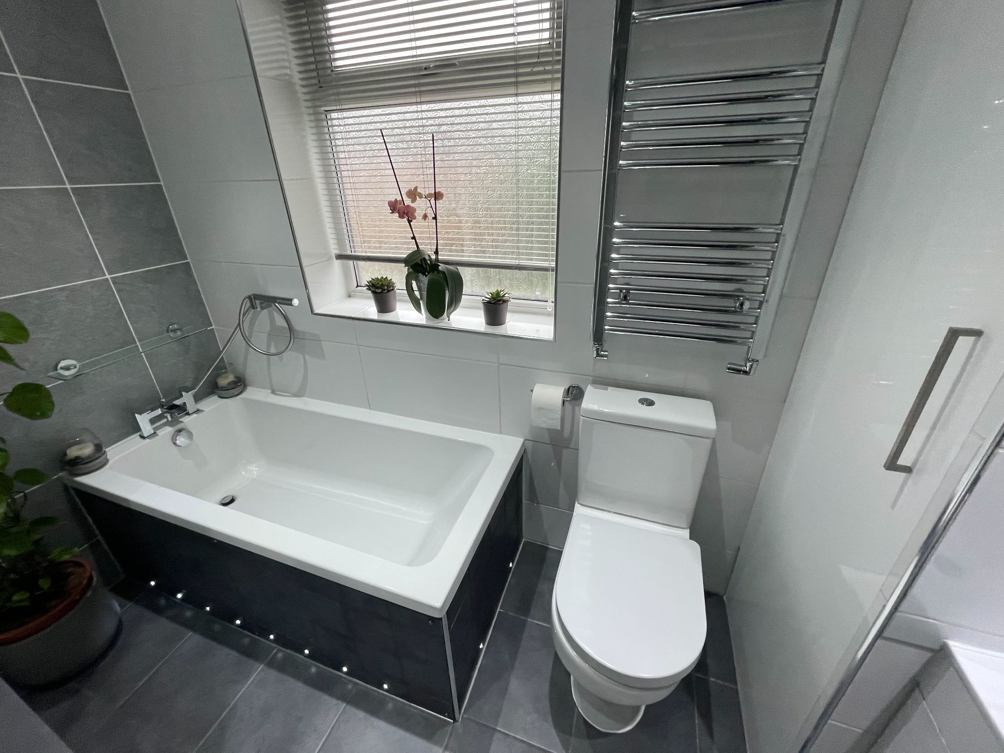 4 bedroom semi-detached house For Sale in Manchester - Photograph 10.