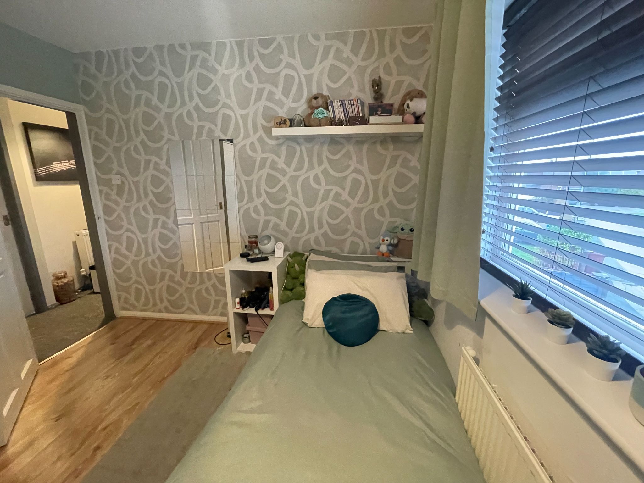 4 bedroom semi-detached house For Sale in Manchester - Photograph 12.