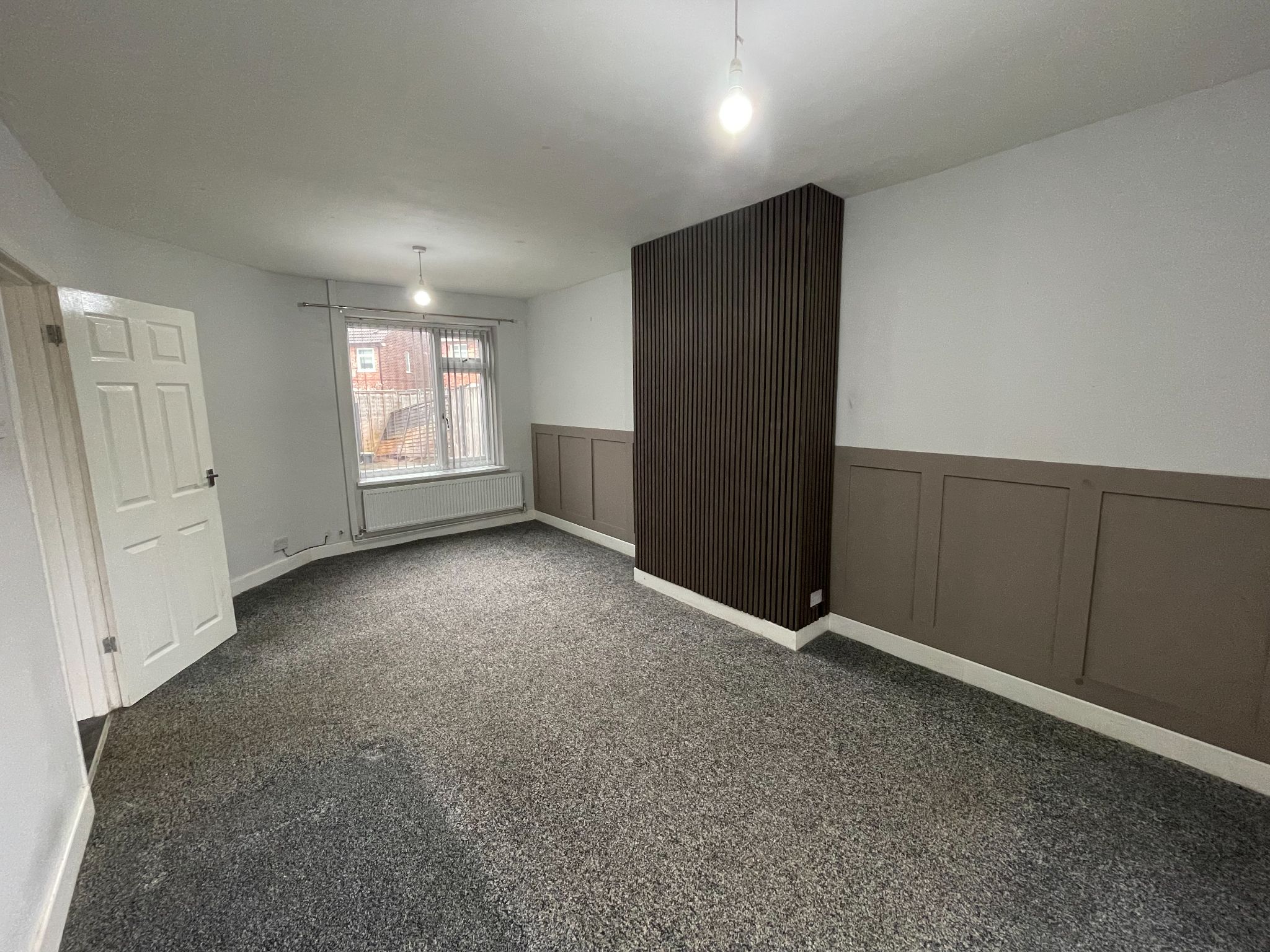 3 bedroom mid terraced house For Sale in Manchester - Photograph 4.