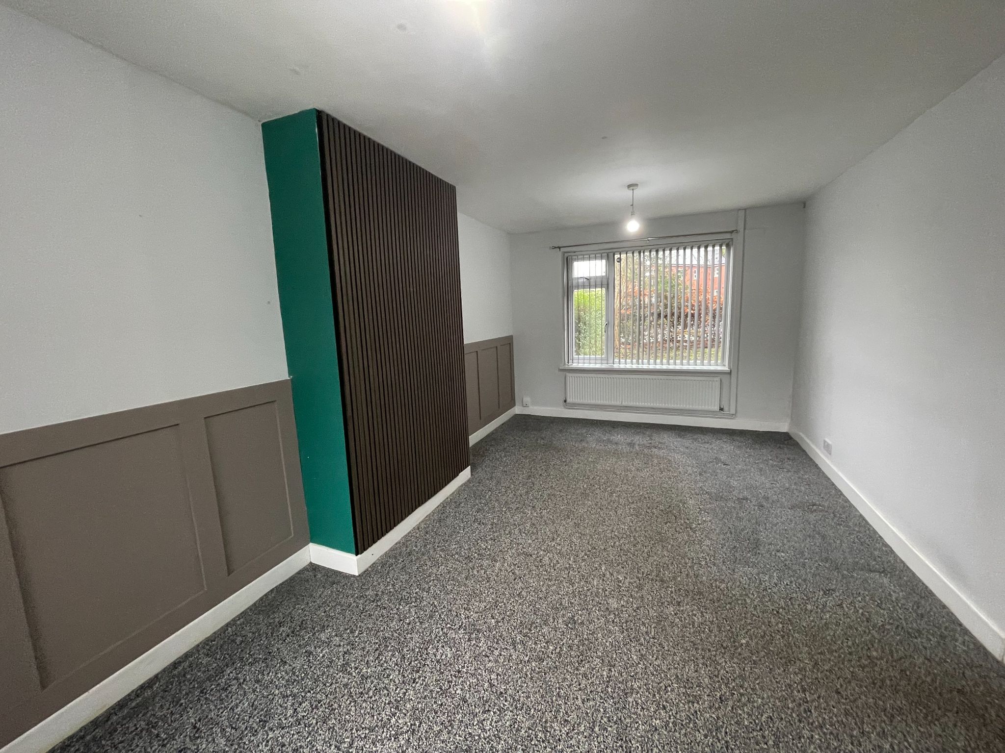 3 bedroom mid terraced house For Sale in Manchester - Property photograph.