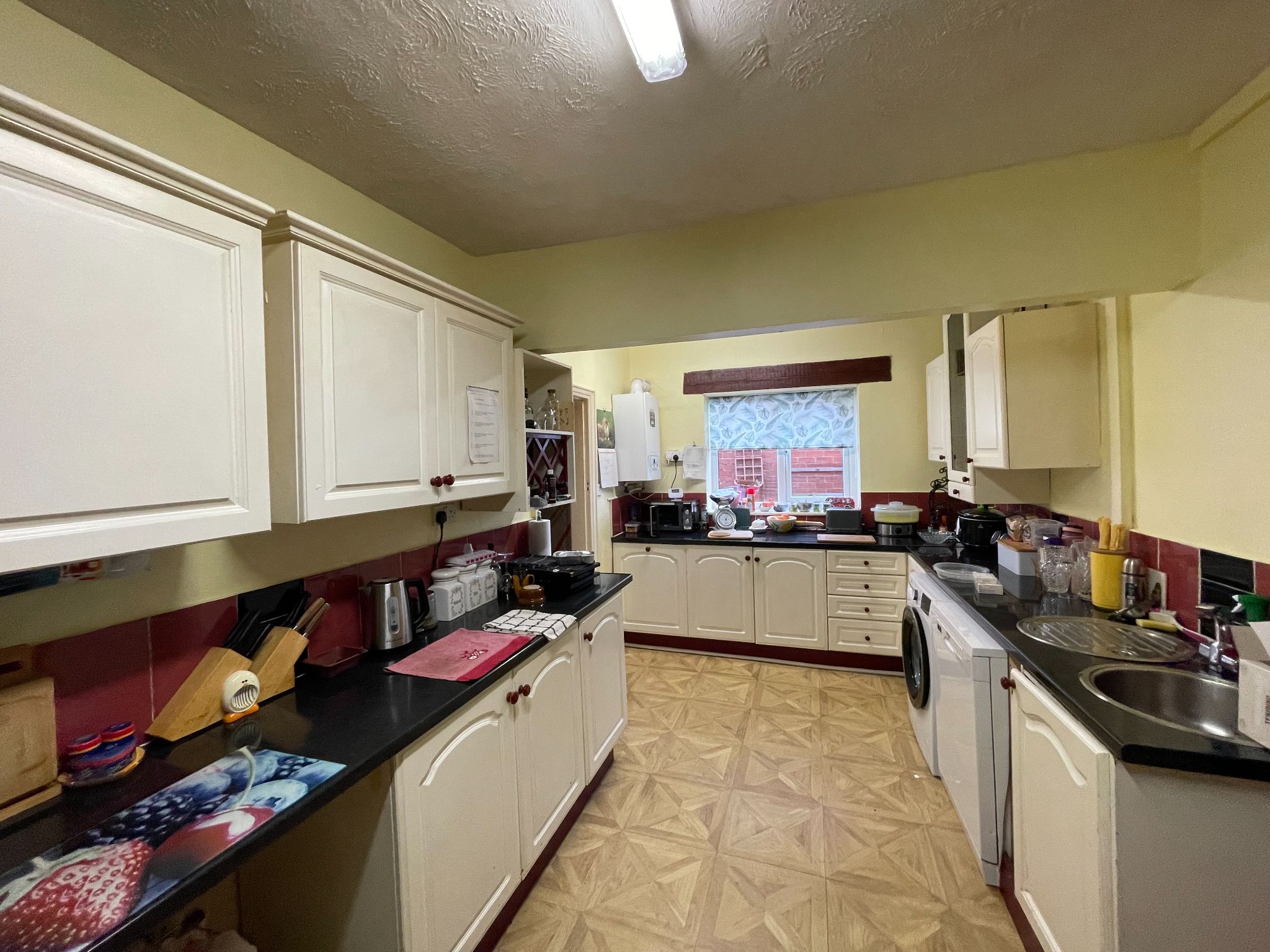 5 bedroom semi-detached house For Sale in Manchester - Photograph 6.