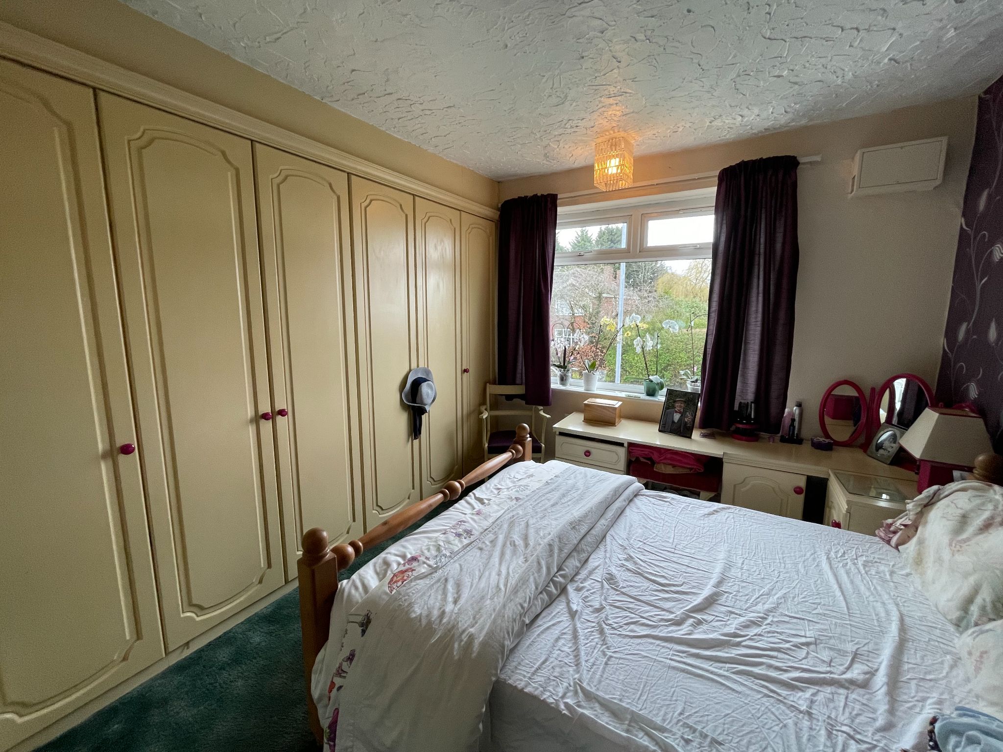 5 bedroom semi-detached house For Sale in Manchester - Photograph 12.