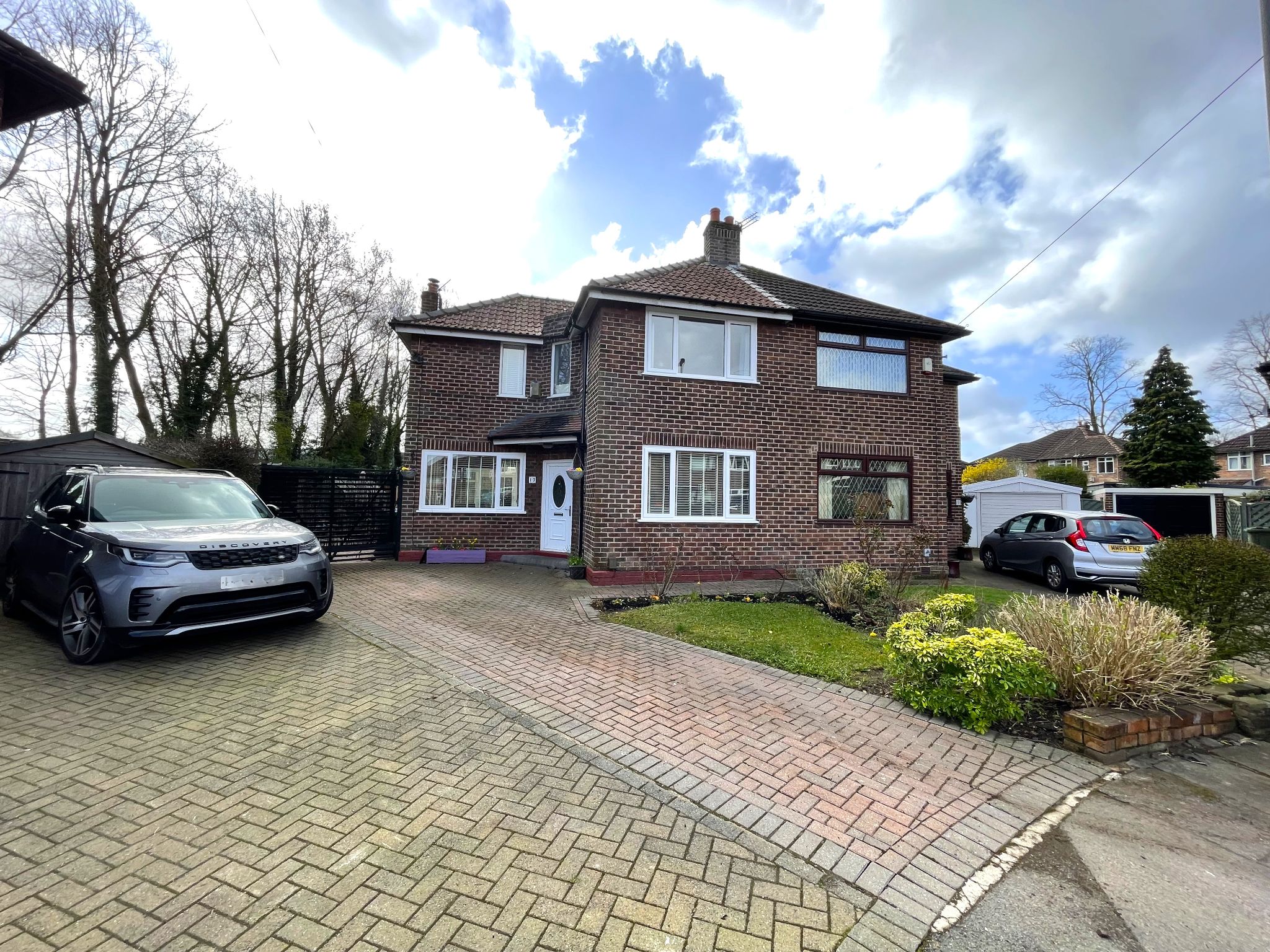 3 bedroom semi-detached house For Sale in Manchester - Photograph 1.