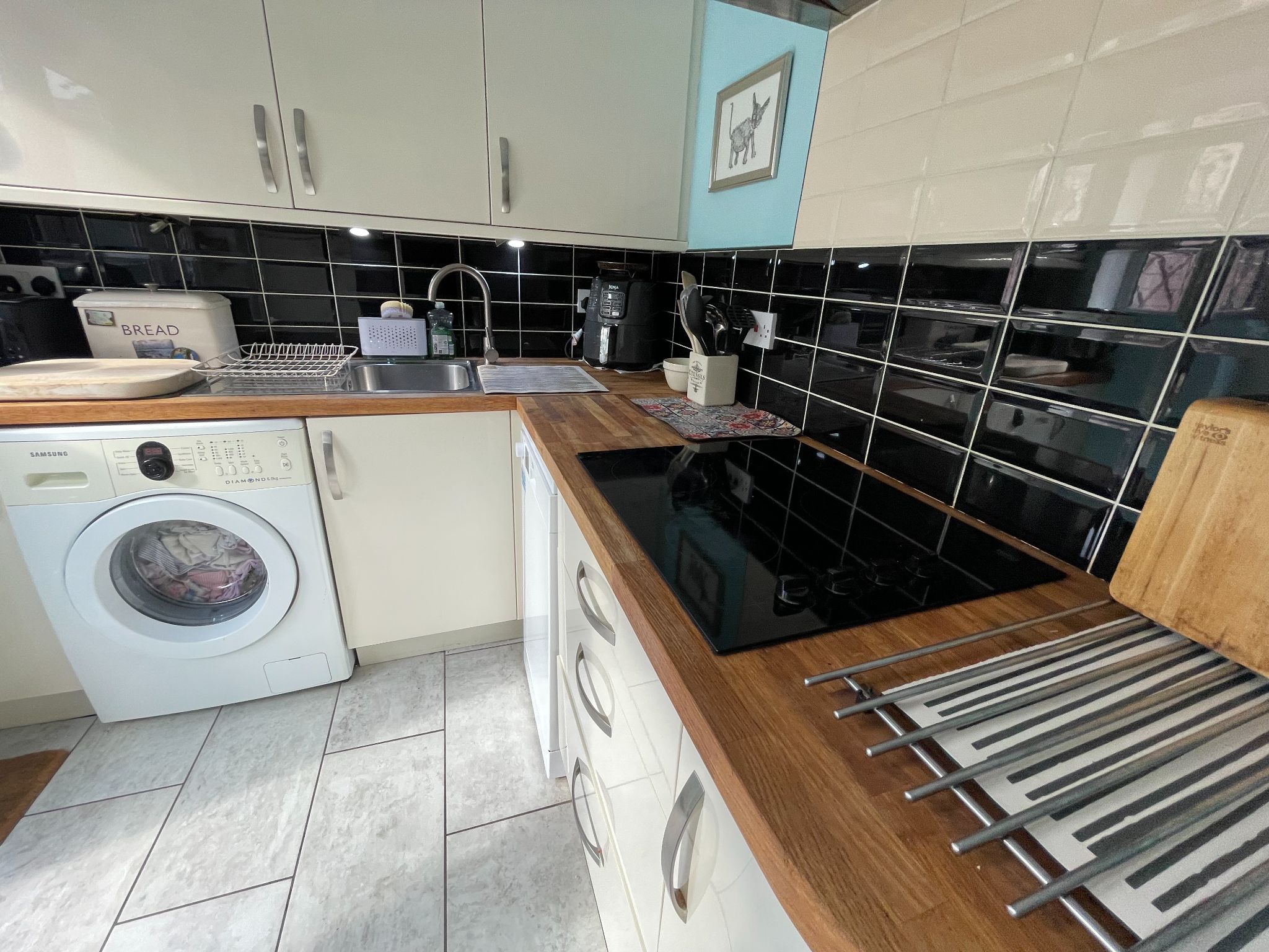 3 bedroom semi-detached house For Sale in Manchester - Photograph 10.