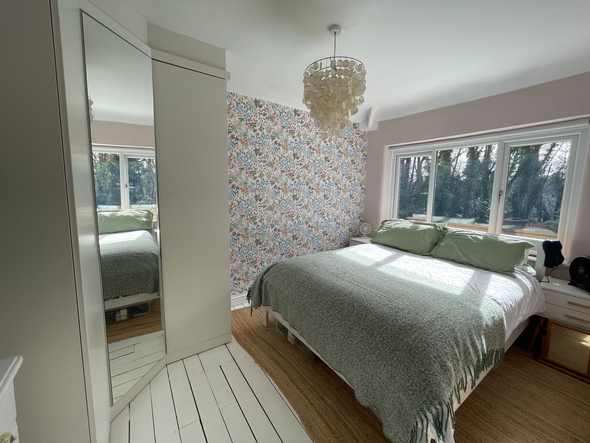 3 bedroom semi-detached house For Sale in Manchester - Photograph 14.