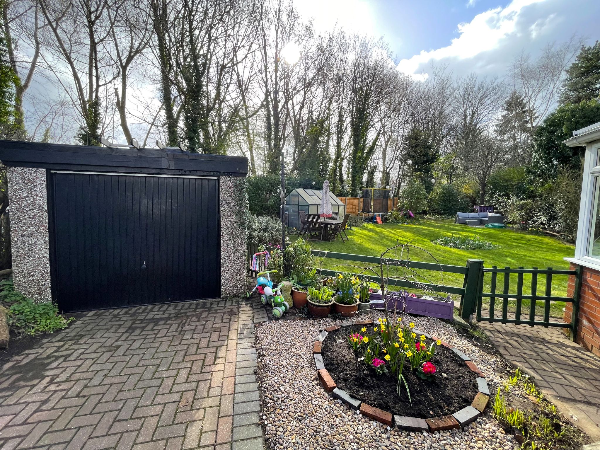 3 bedroom semi-detached house For Sale in Manchester - Photograph 23.