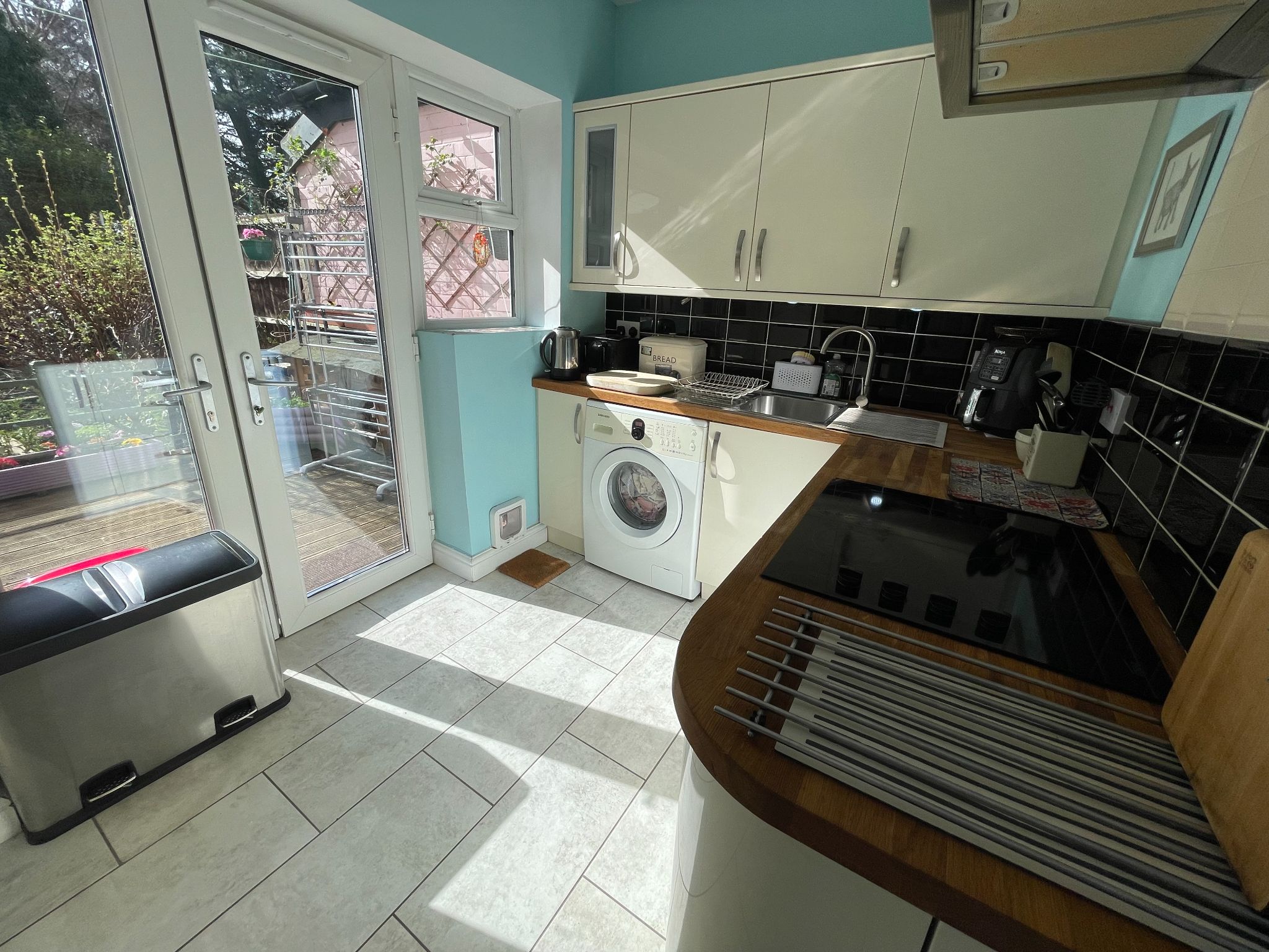 3 bedroom semi-detached house For Sale in Manchester - Photograph 8.