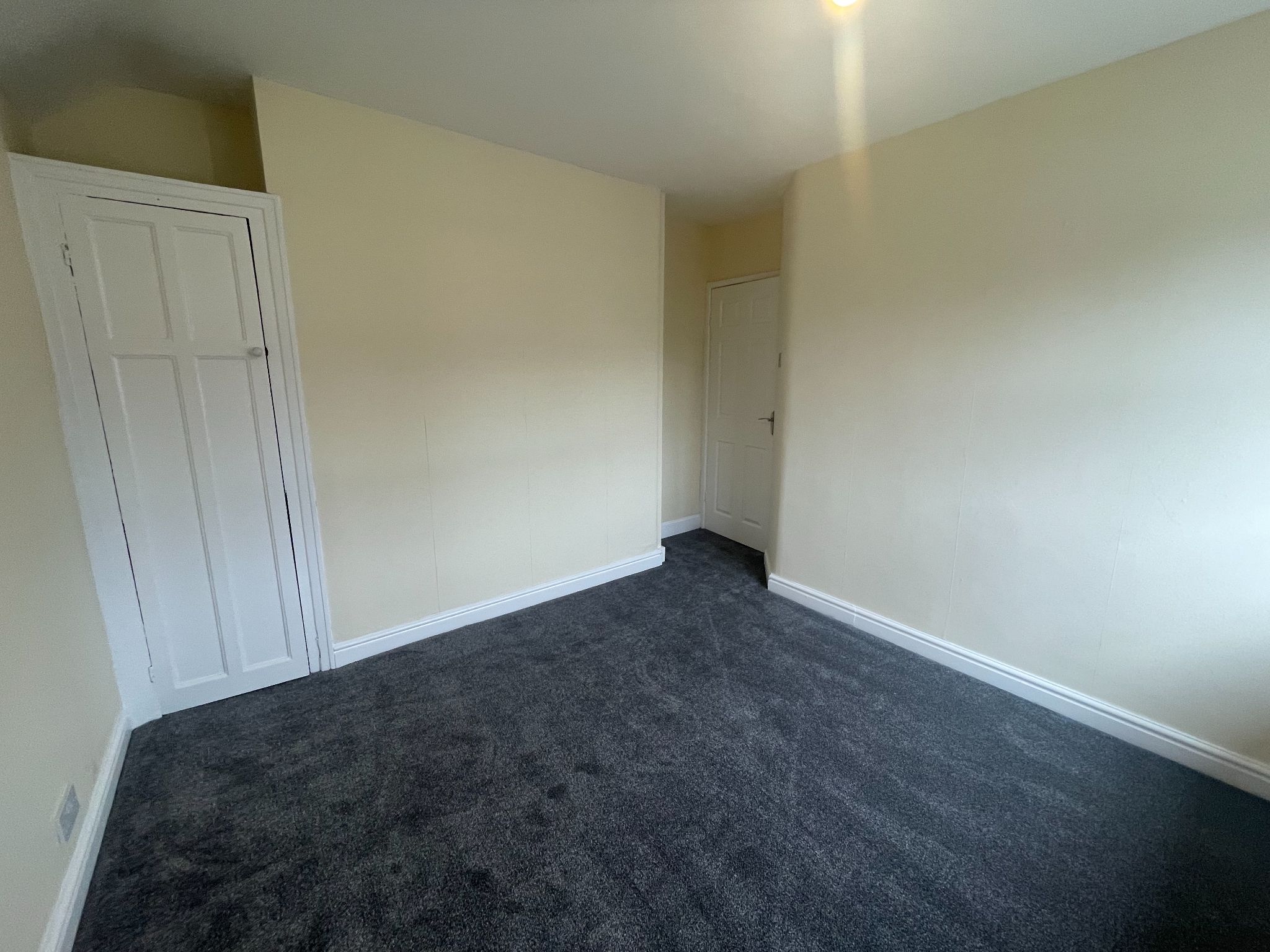 3 bedroom end terraced house For Sale in Manchester - Photograph 11.