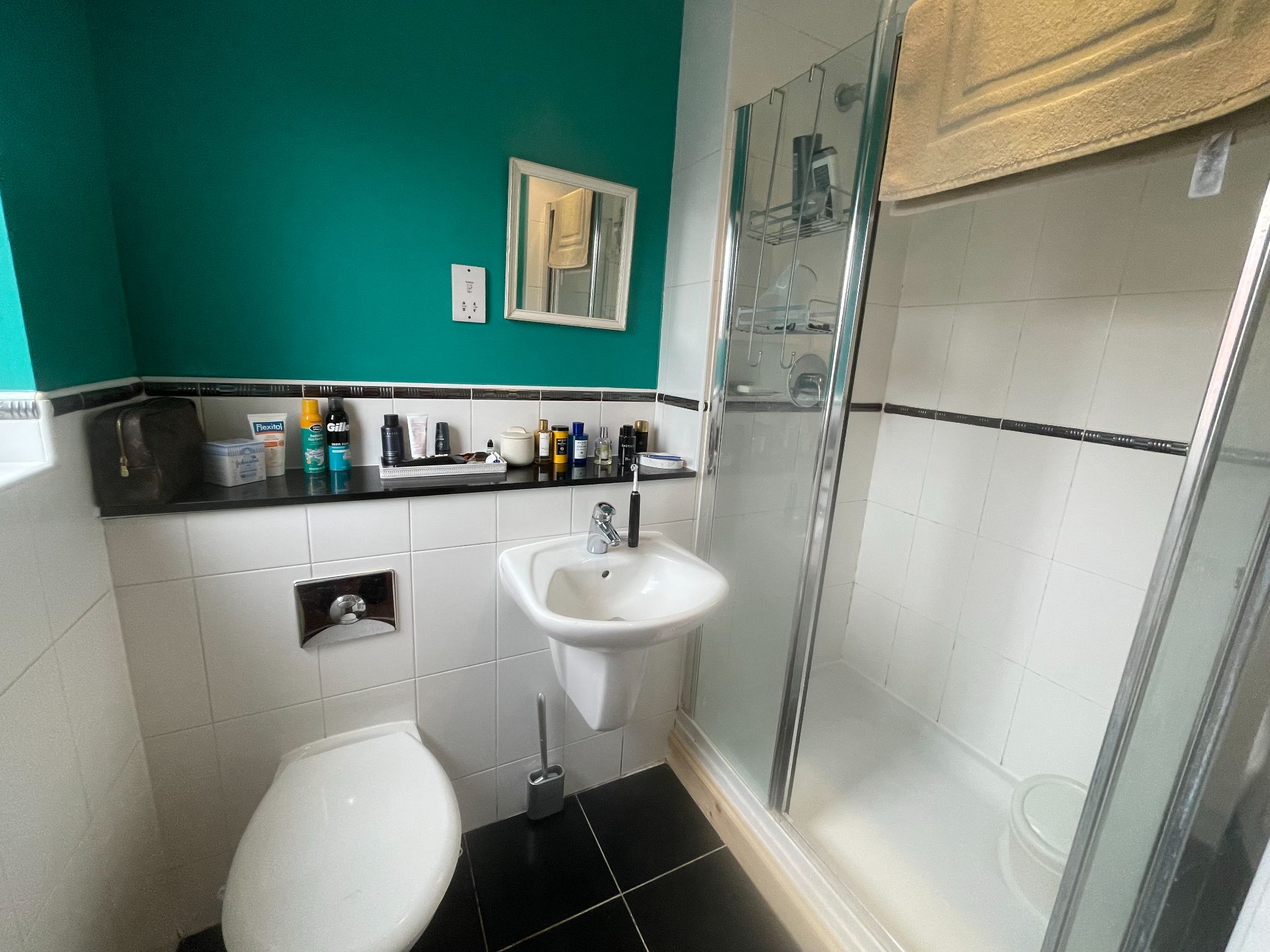 2 bedroom ground floor flat/apartment For Sale in Manchester - Photograph 9.