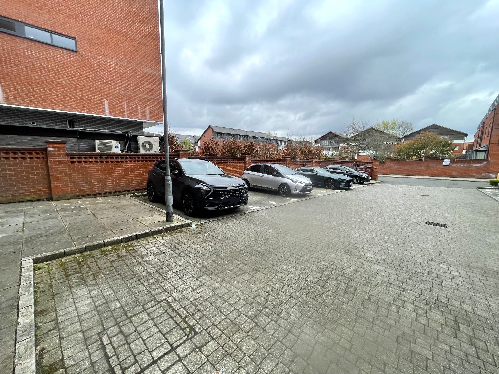 2 bedroom ground floor flat/apartment For Sale in Manchester - Photograph 13.