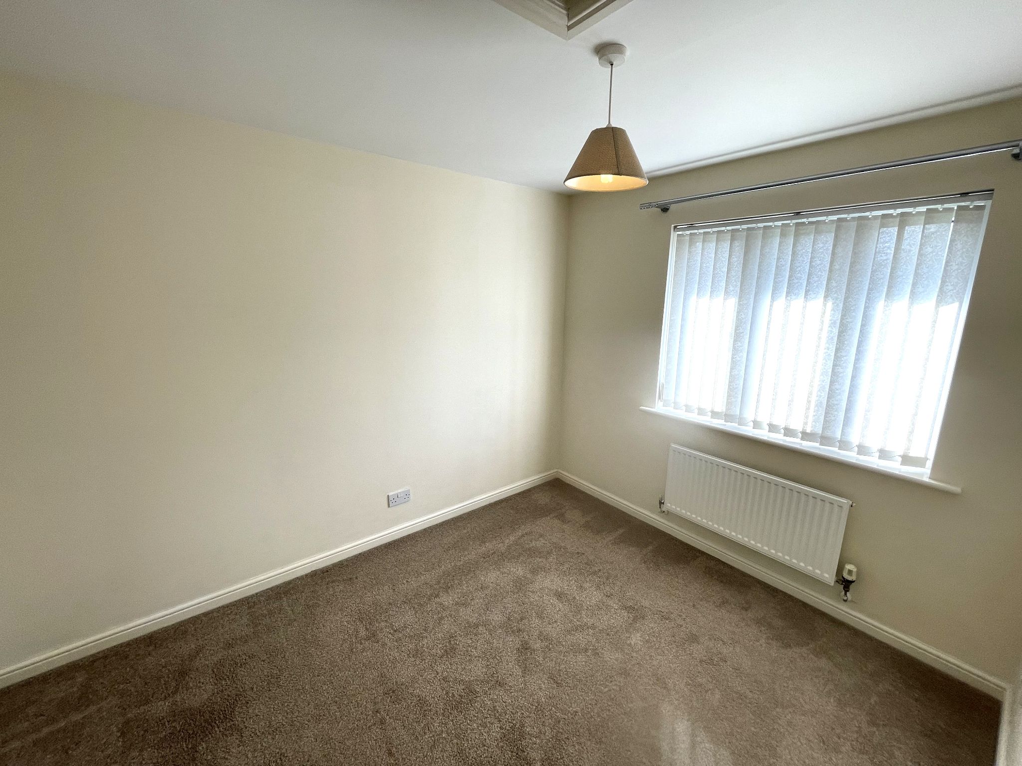 3 bedroom semi-detached house For Sale in Manchester - Photograph 9.