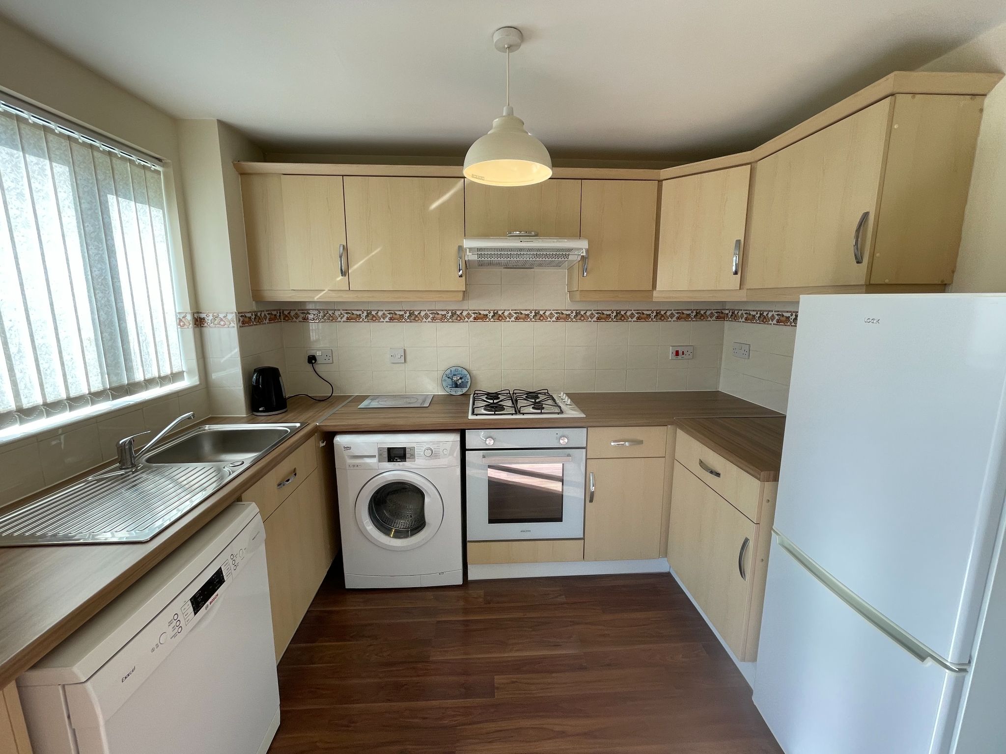 3 bedroom semi-detached house For Sale in Manchester - Photograph 19.