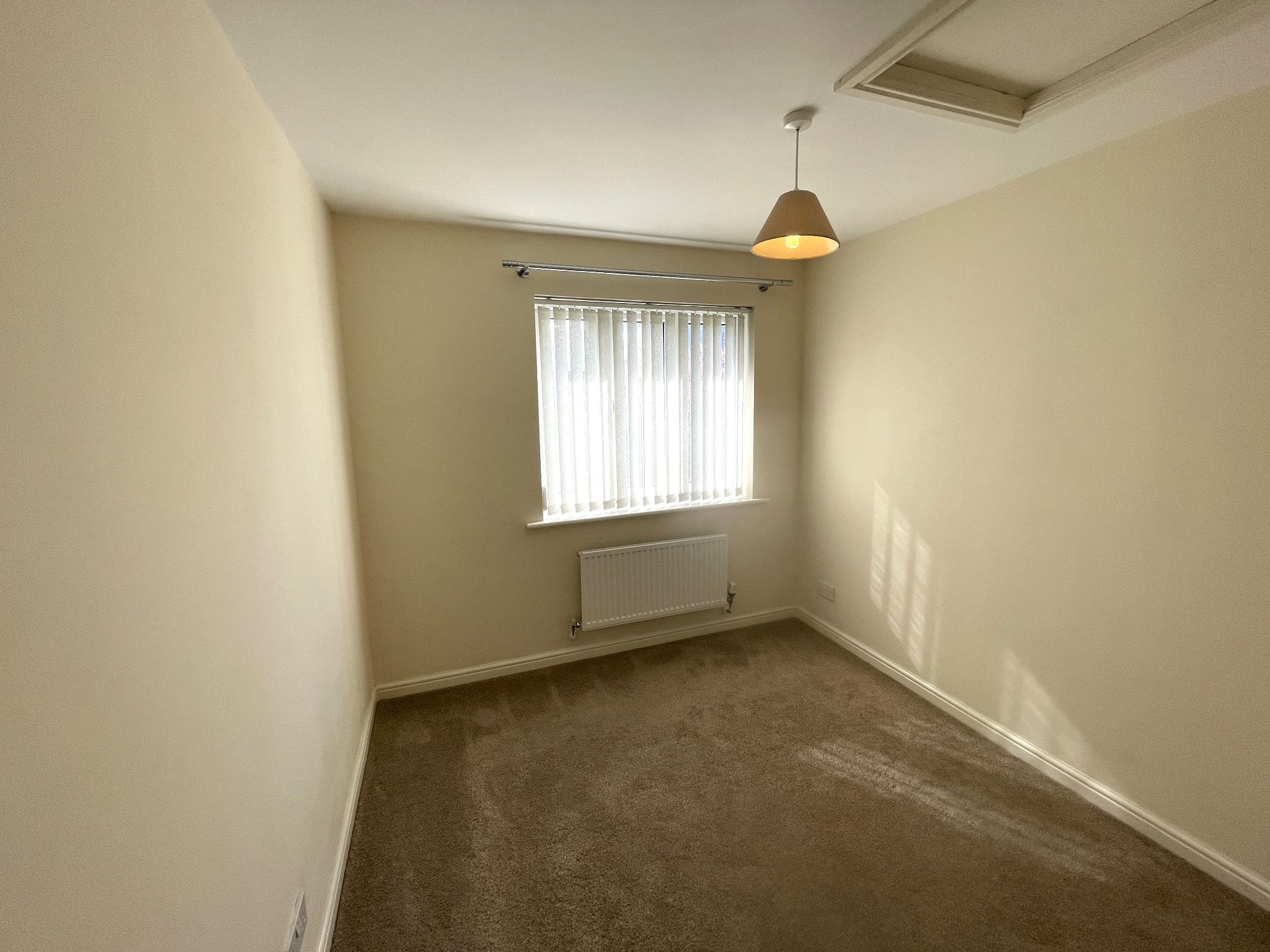 3 bedroom semi-detached house For Sale in Manchester - Photograph 11.