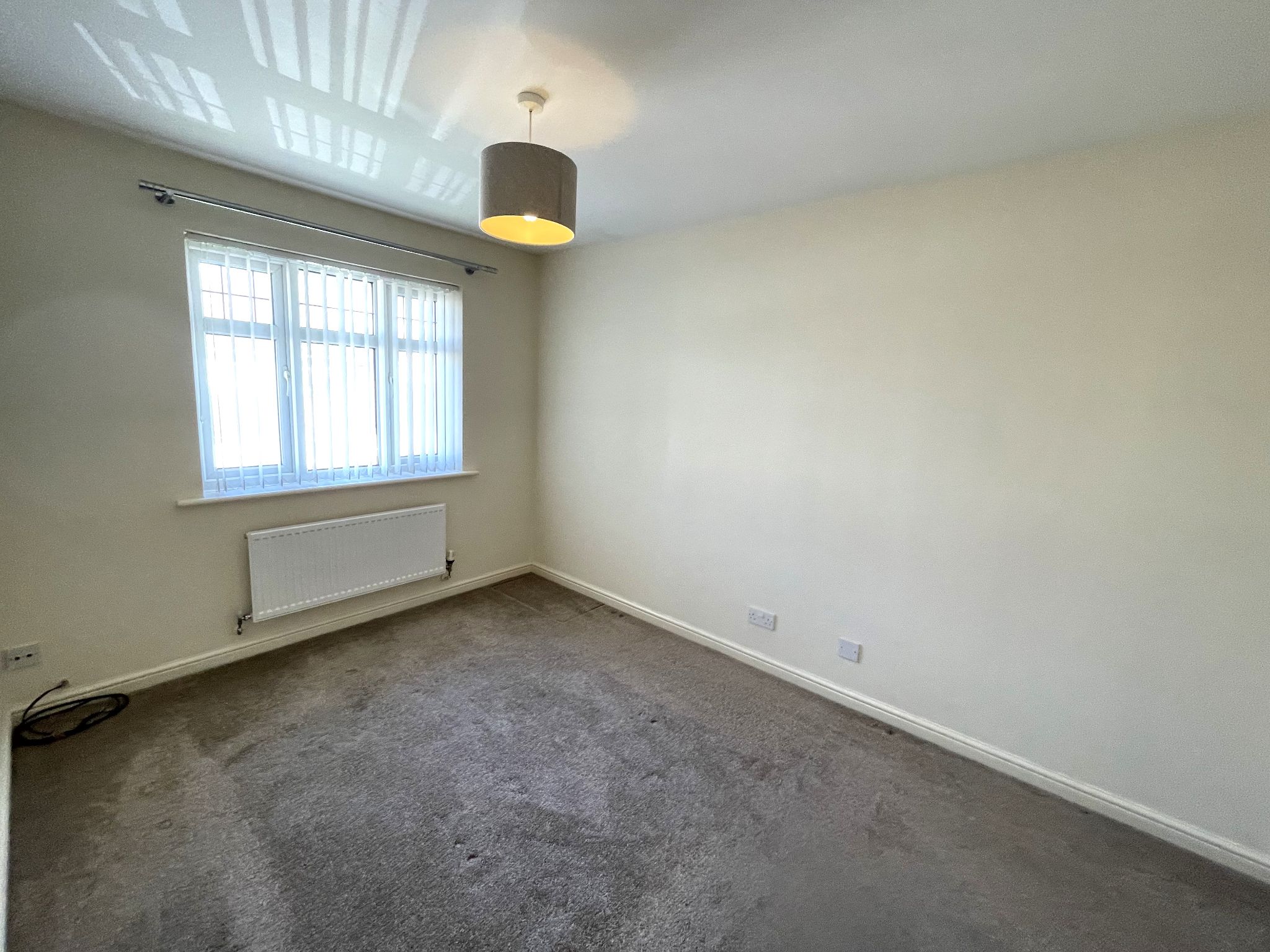 3 bedroom semi-detached house For Sale in Manchester - Photograph 7.