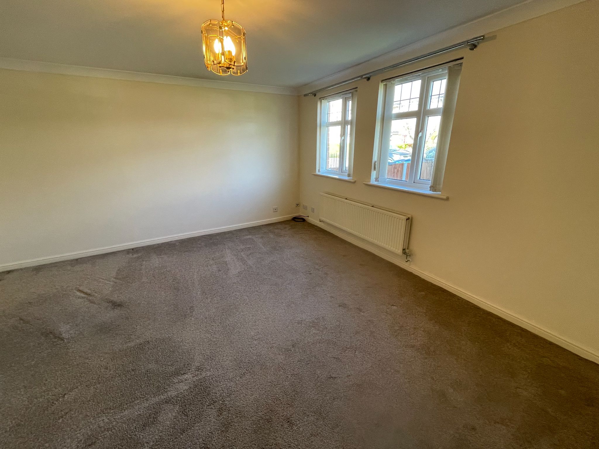 3 bedroom semi-detached house For Sale in Manchester - Photograph 16.