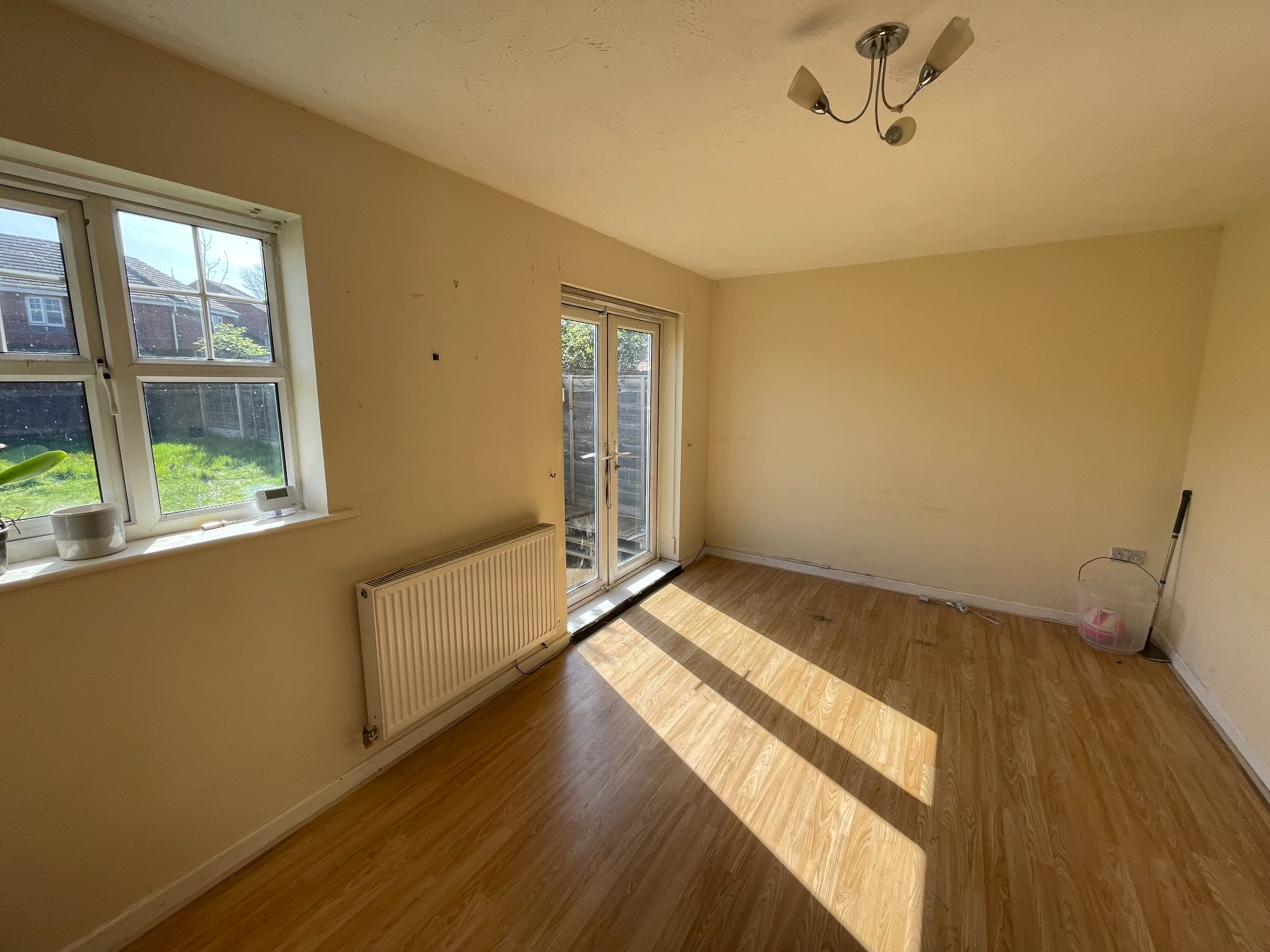 3 bedroom semi-detached house For Sale in Manchester - Property photograph.