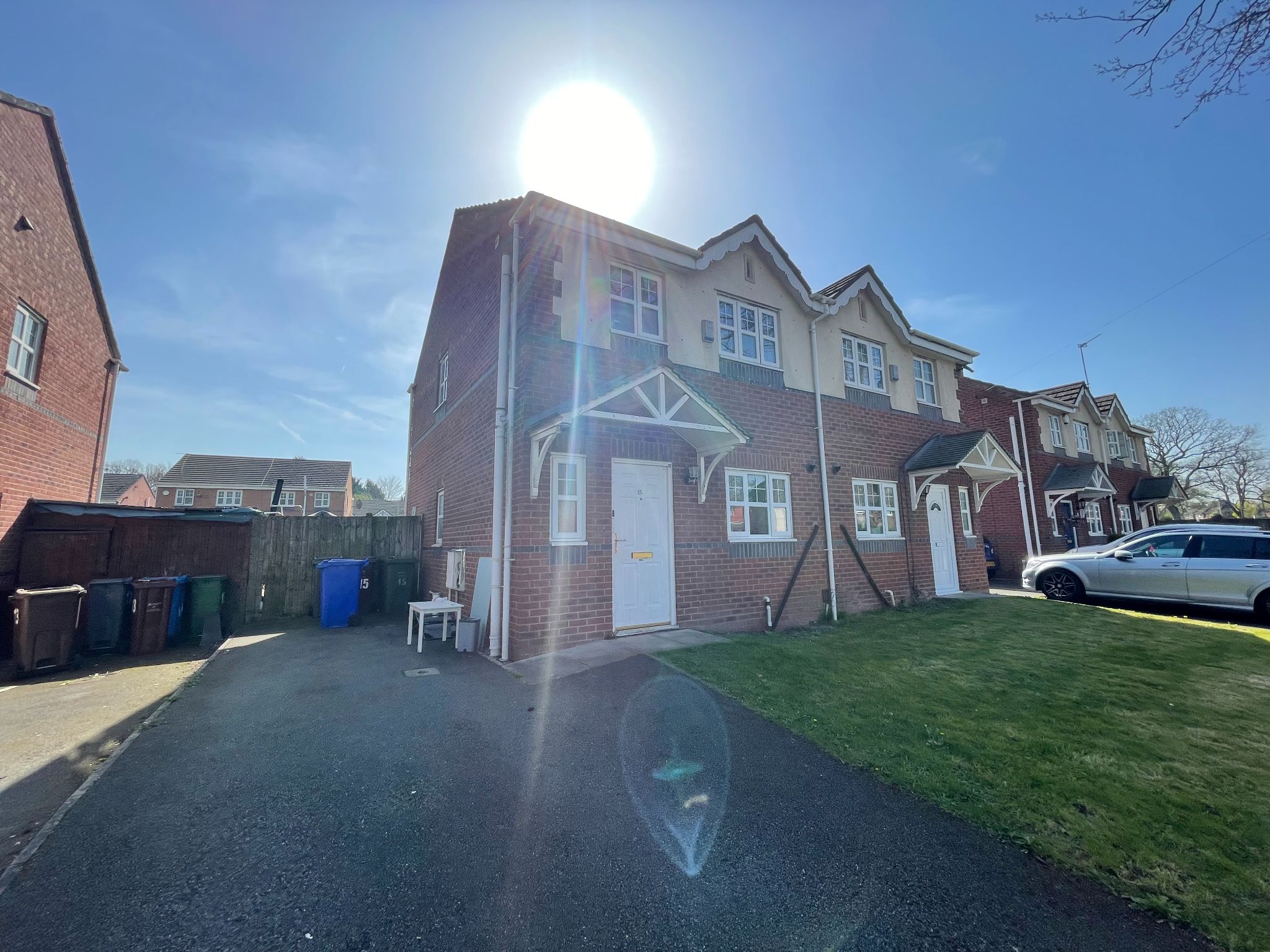 3 bedroom semi-detached house For Sale in Manchester - Property photograph.