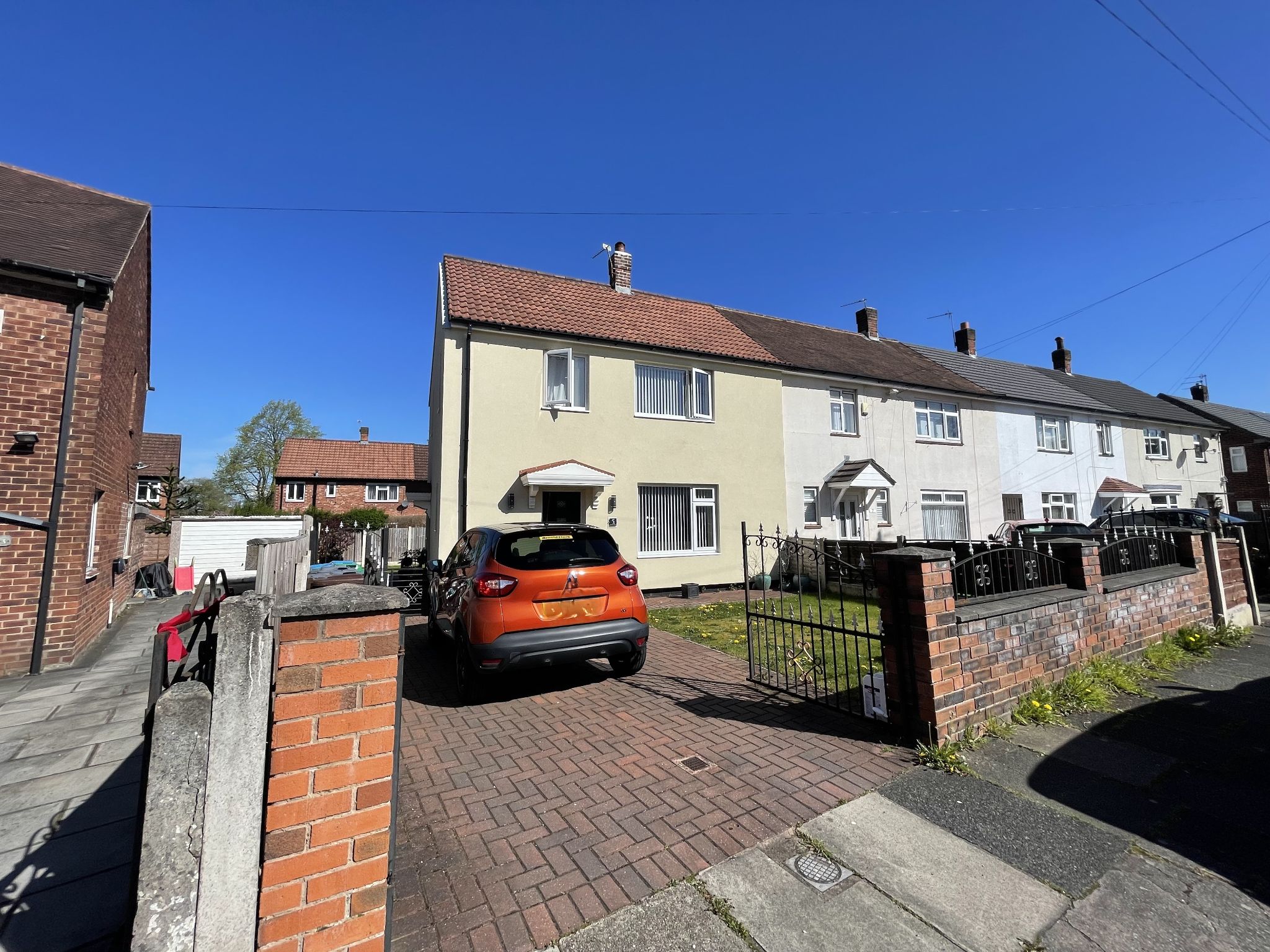 4 bedroom end terraced house For Sale in Manchester - Property photograph.