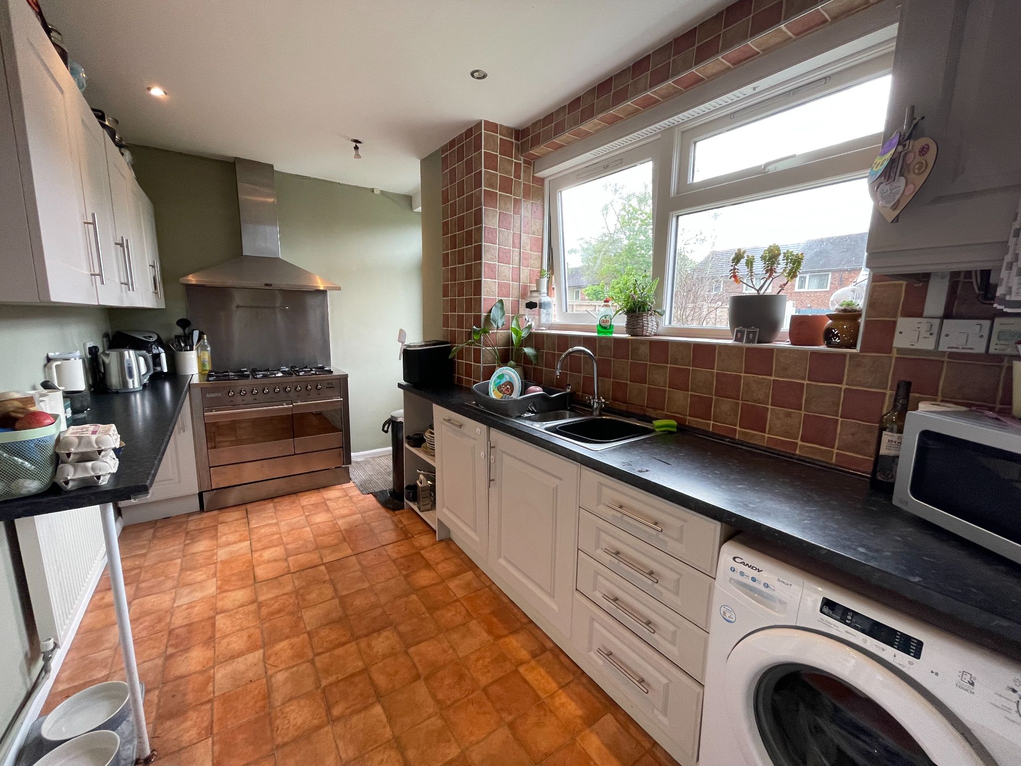 3 bedroom mid terraced house For Sale in Manchester - Photograph 4.
