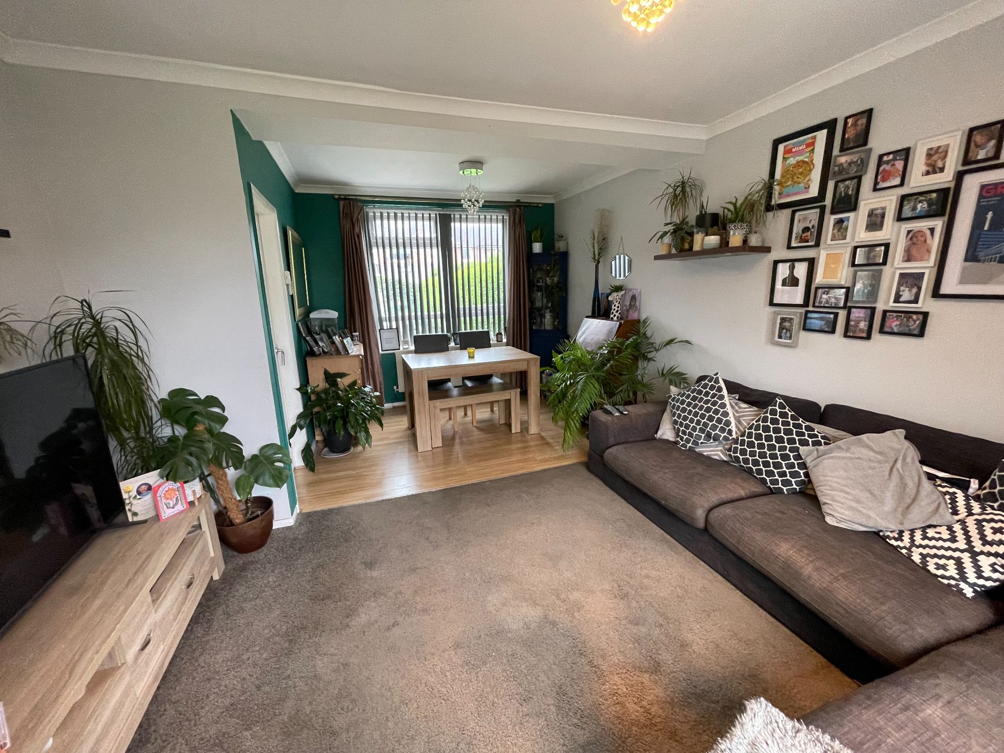 3 bedroom mid terraced house For Sale in Manchester - Property photograph.