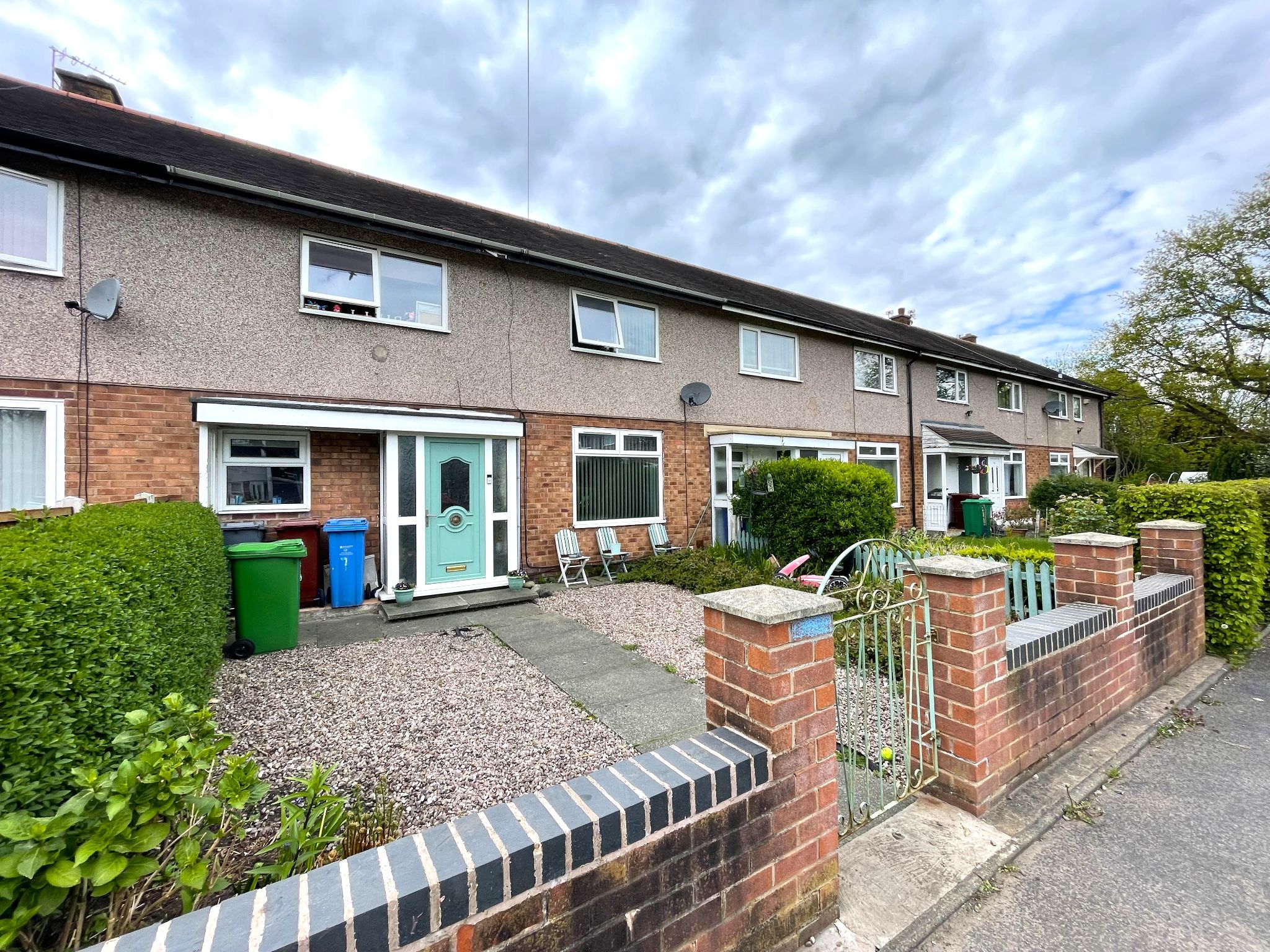 3 bedroom mid terraced house For Sale in Manchester - Property photograph.