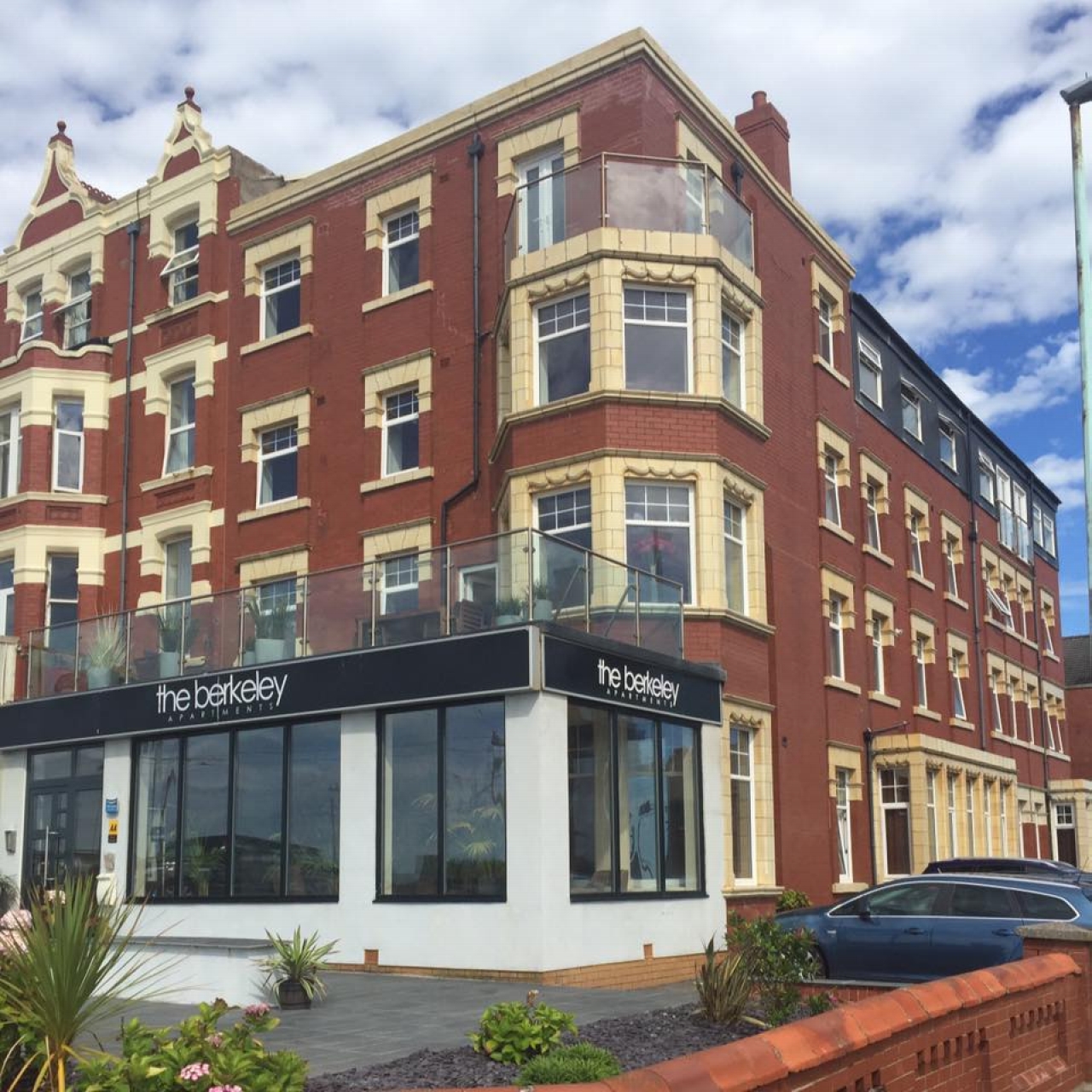 Holiday Flats For Sale in Berkeley Apartments 6 Queens Promenade, Blackpool, FY2