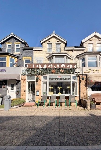 10 Bed Hotel For Sale - Photograph 1