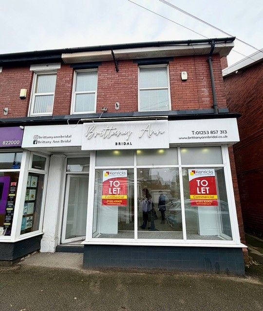 Retail To Rent - Photograph 1