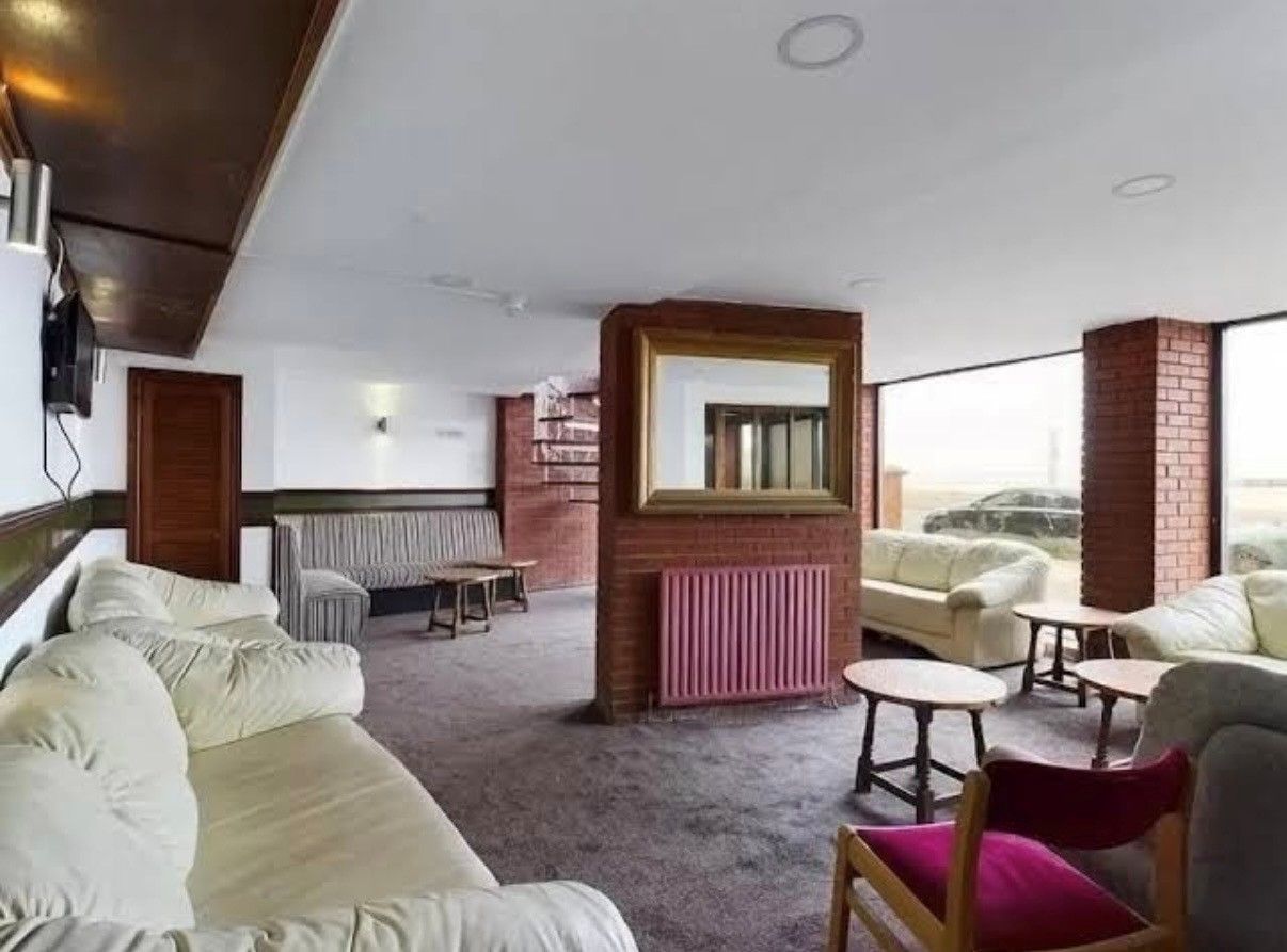 28 Bed Hotel For Sale - Photograph 1