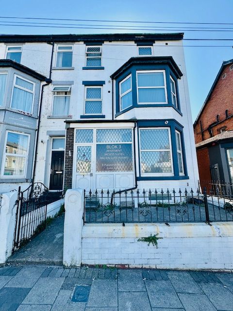 8 Bed Hotel For Sale - Photograph 3