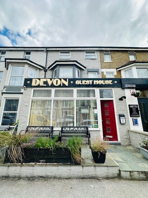 10 Bed Hotel For Sale - Photograph 1