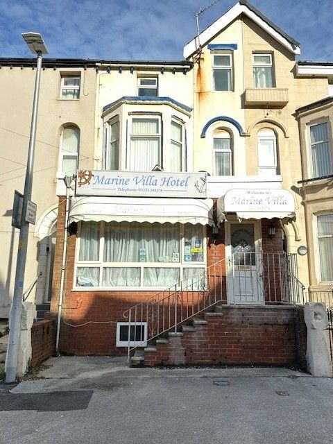 10 Bed Hotel For Sale - Photograph 1