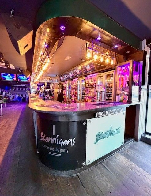 Night Clubs To Rent - Photograph 3