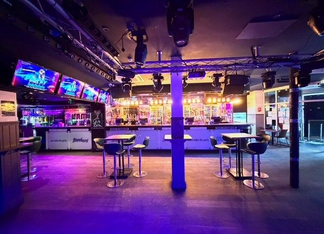 Night Clubs To Rent - Photograph 4