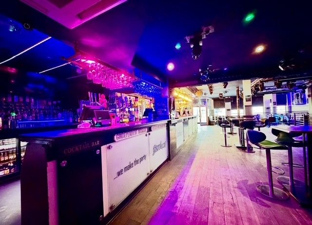 Night Clubs To Rent - Photograph 10