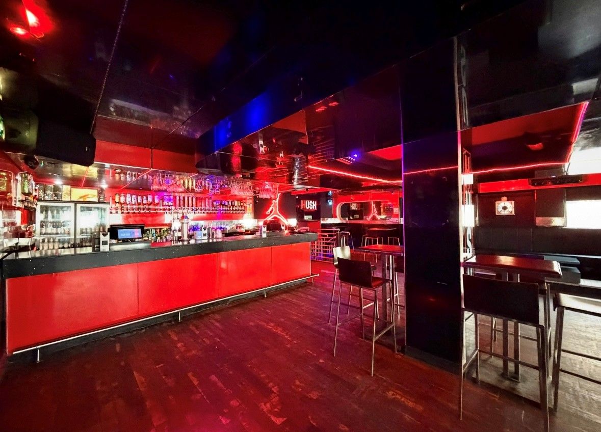 Night Clubs To Rent - Photograph 9